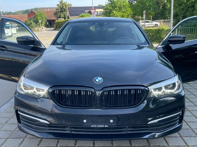 BMW 520d xDrive Luxury Line Steptronic-image-9