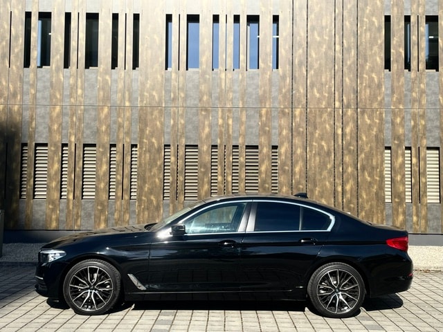 BMW 520d xDrive Luxury Line Steptronic-image-4