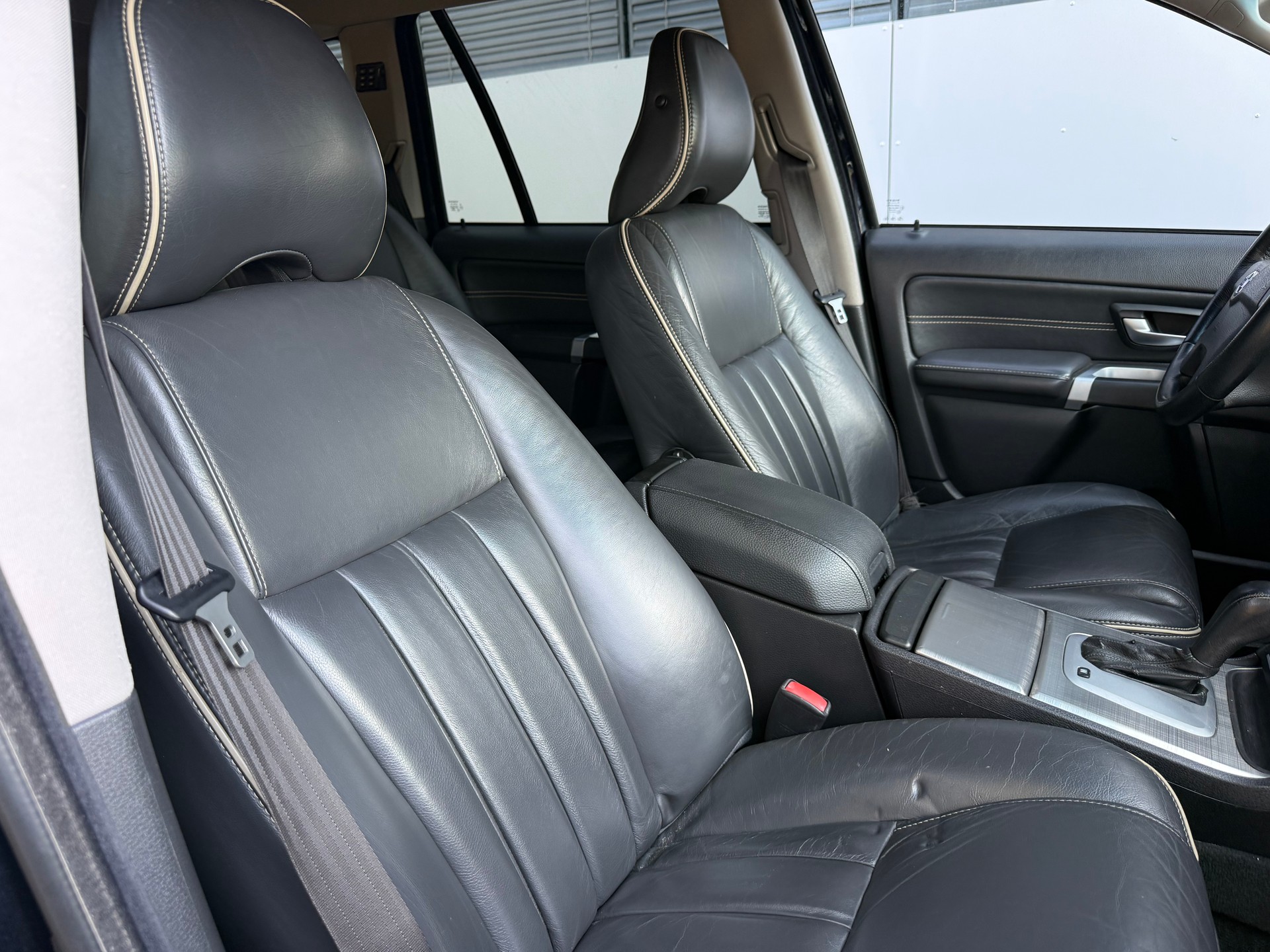 VOLVO XC90 D5 AWD Executive Geartronic R-DESIGN-image-10