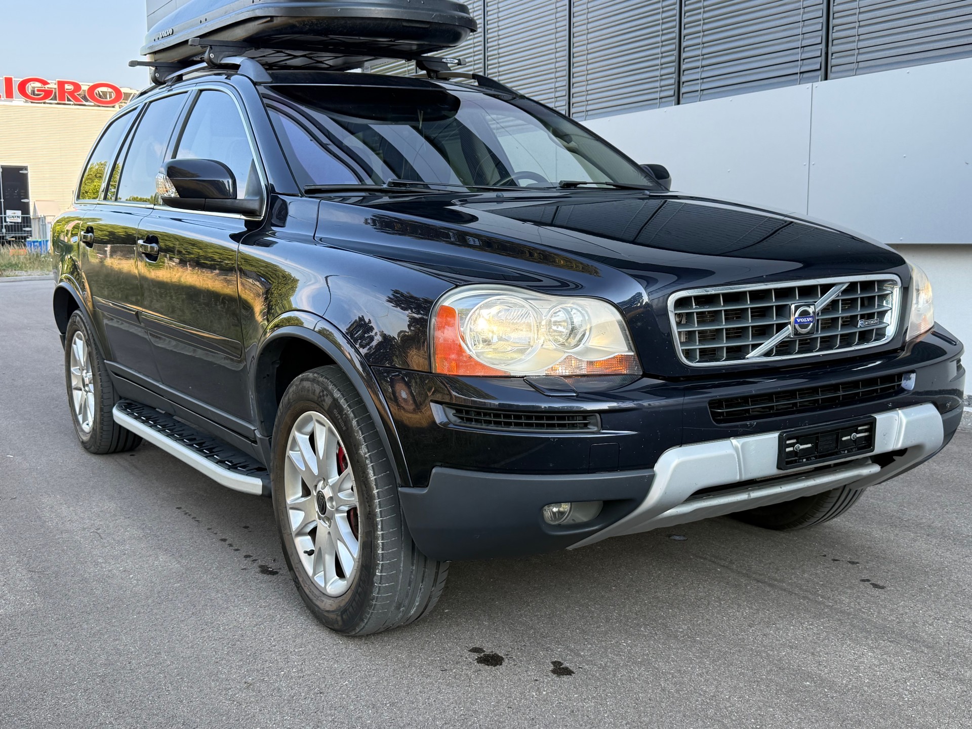 VOLVO XC90 D5 AWD Executive Geartronic R-DESIGN-image-2