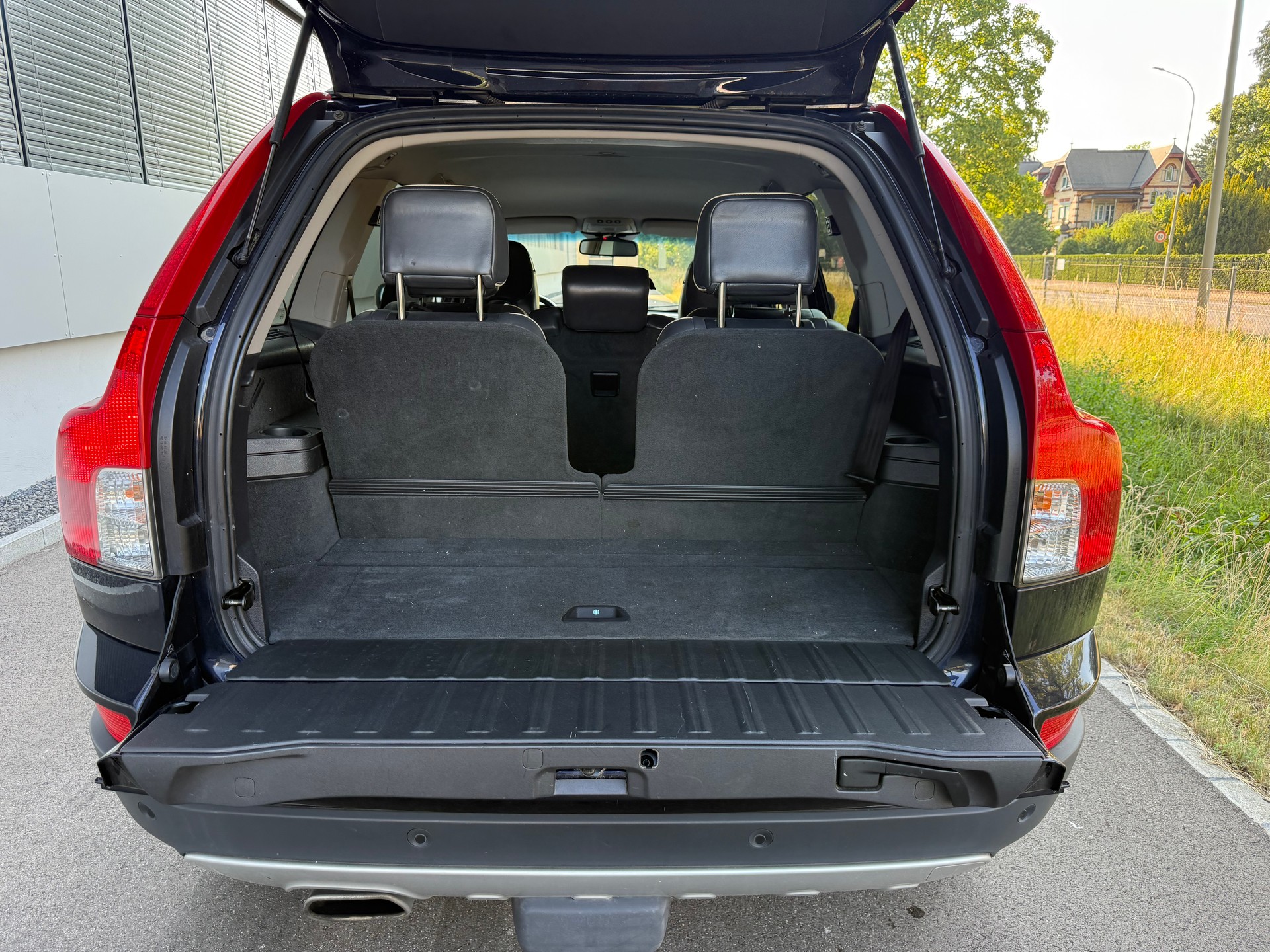 VOLVO XC90 D5 AWD Executive Geartronic R-DESIGN-image-7