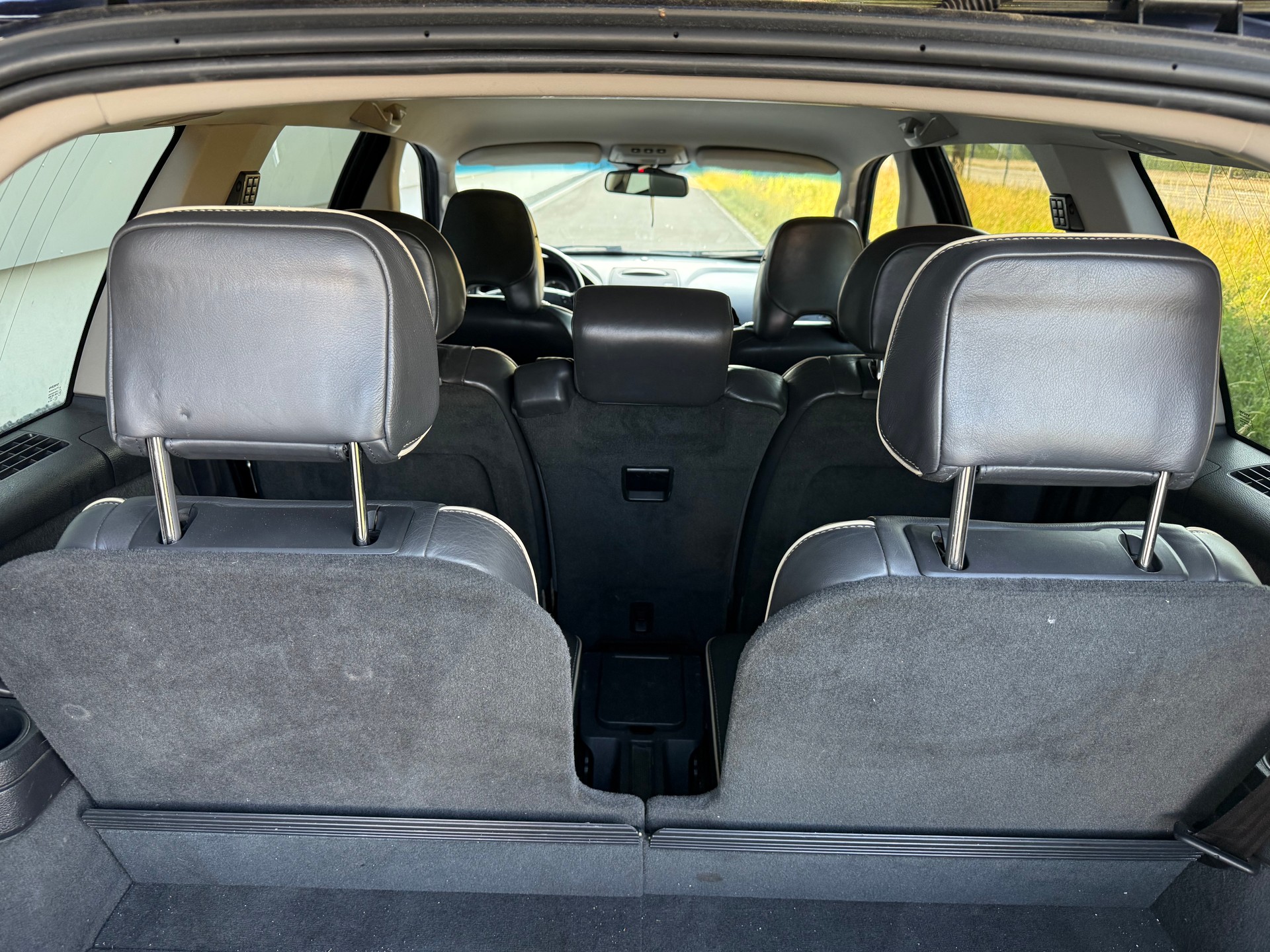 VOLVO XC90 D5 AWD Executive Geartronic R-DESIGN-image-6