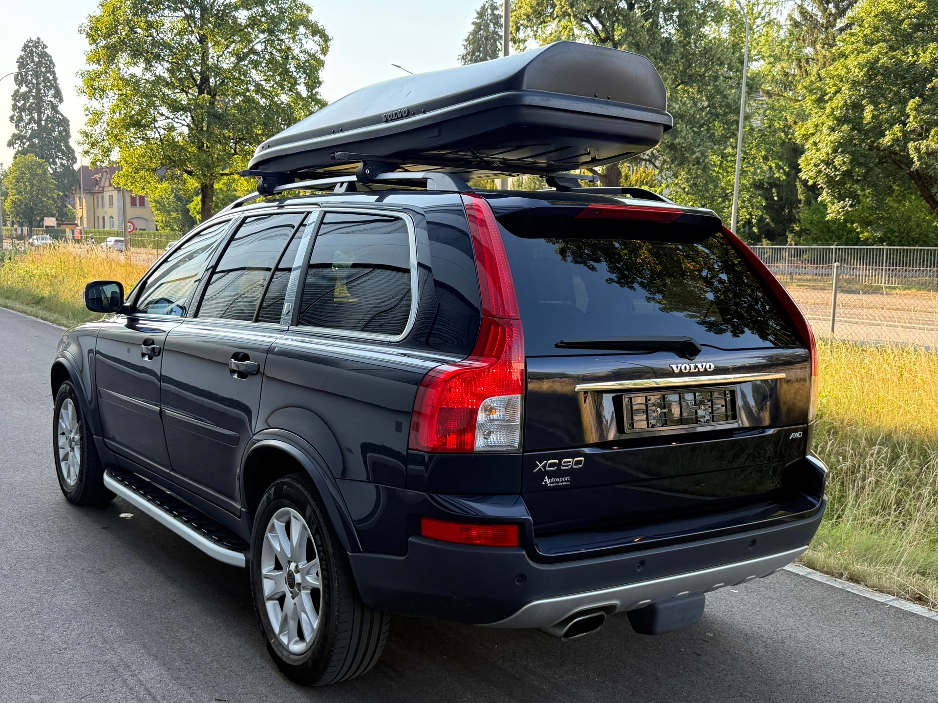 VOLVO XC90 D5 AWD Executive Geartronic R-DESIGN-image-5
