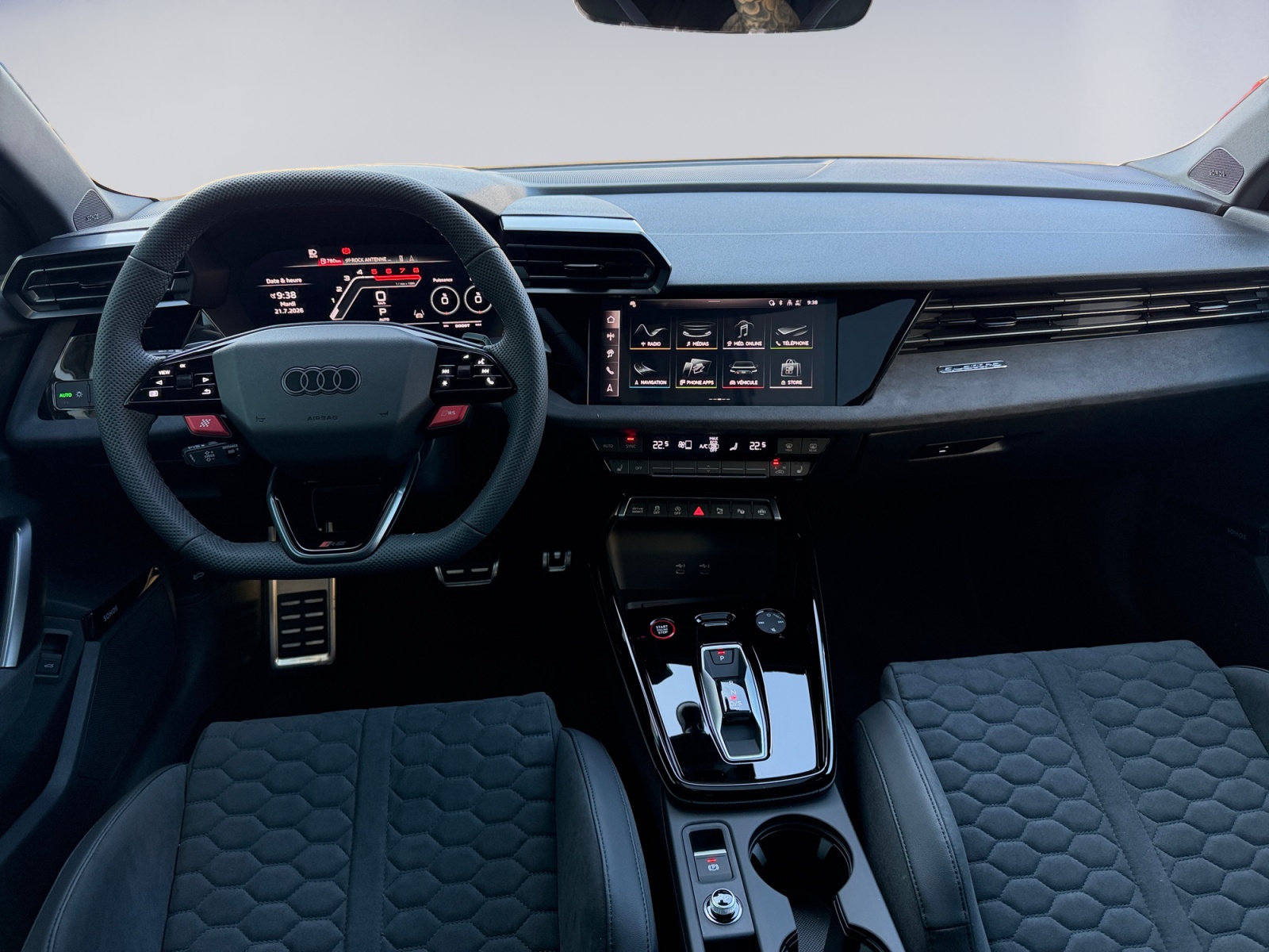 AUDI RS3 Sportback 2.5 TSI quattro S-tronic-image-8