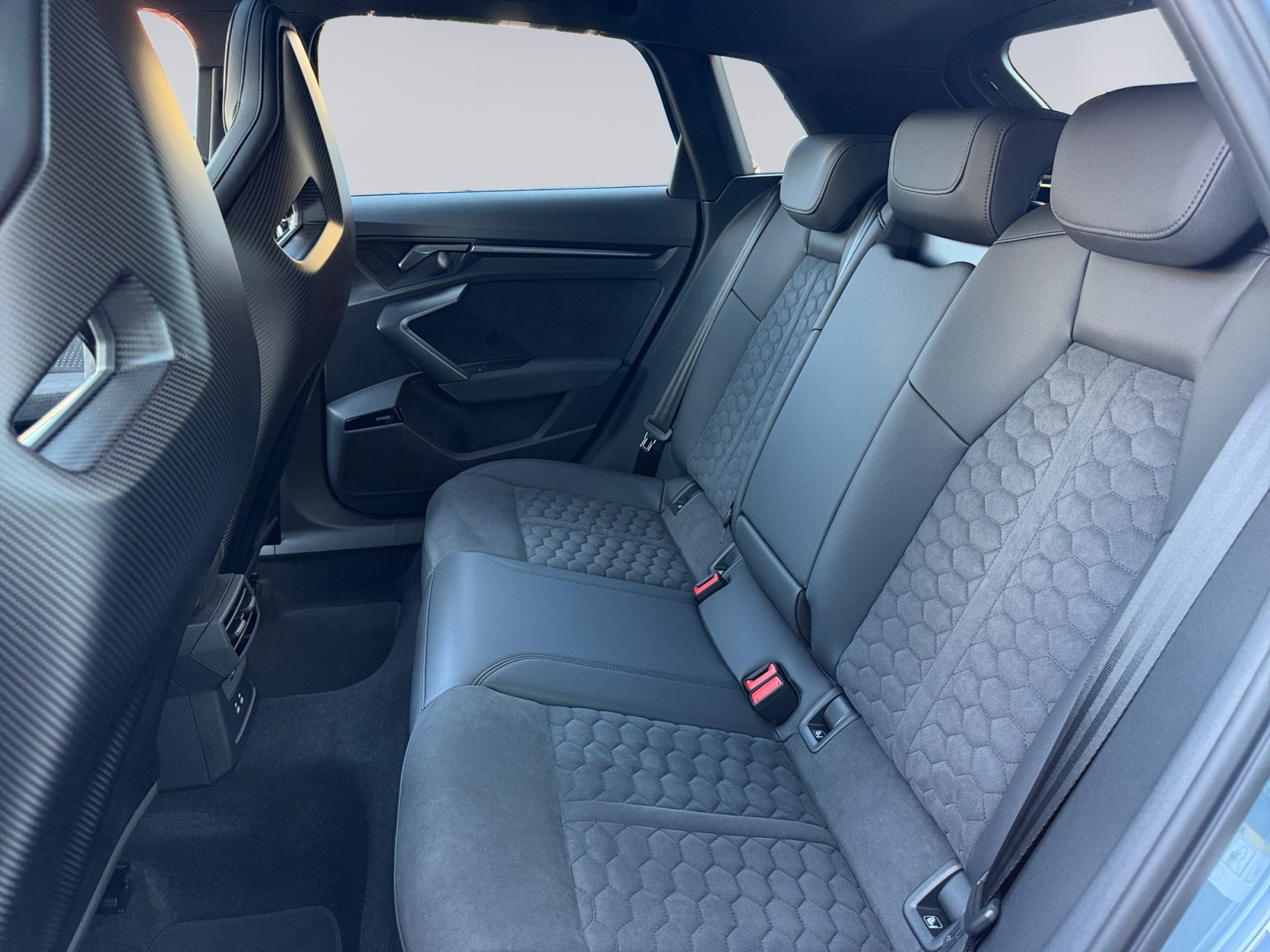 AUDI RS3 Sportback 2.5 TSI quattro S-tronic-image-10