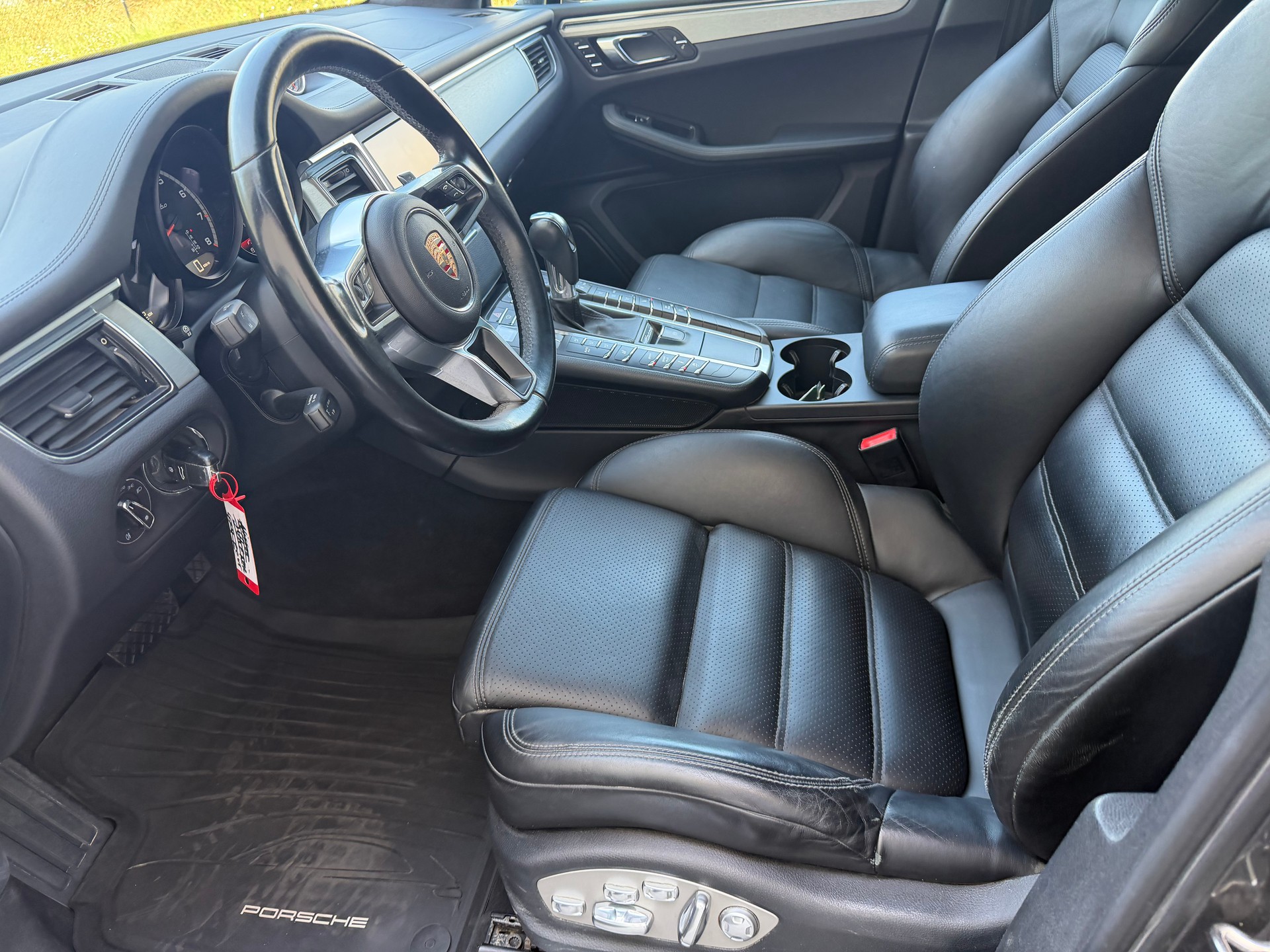 PORSCHE Macan Turbo PDK-image-12