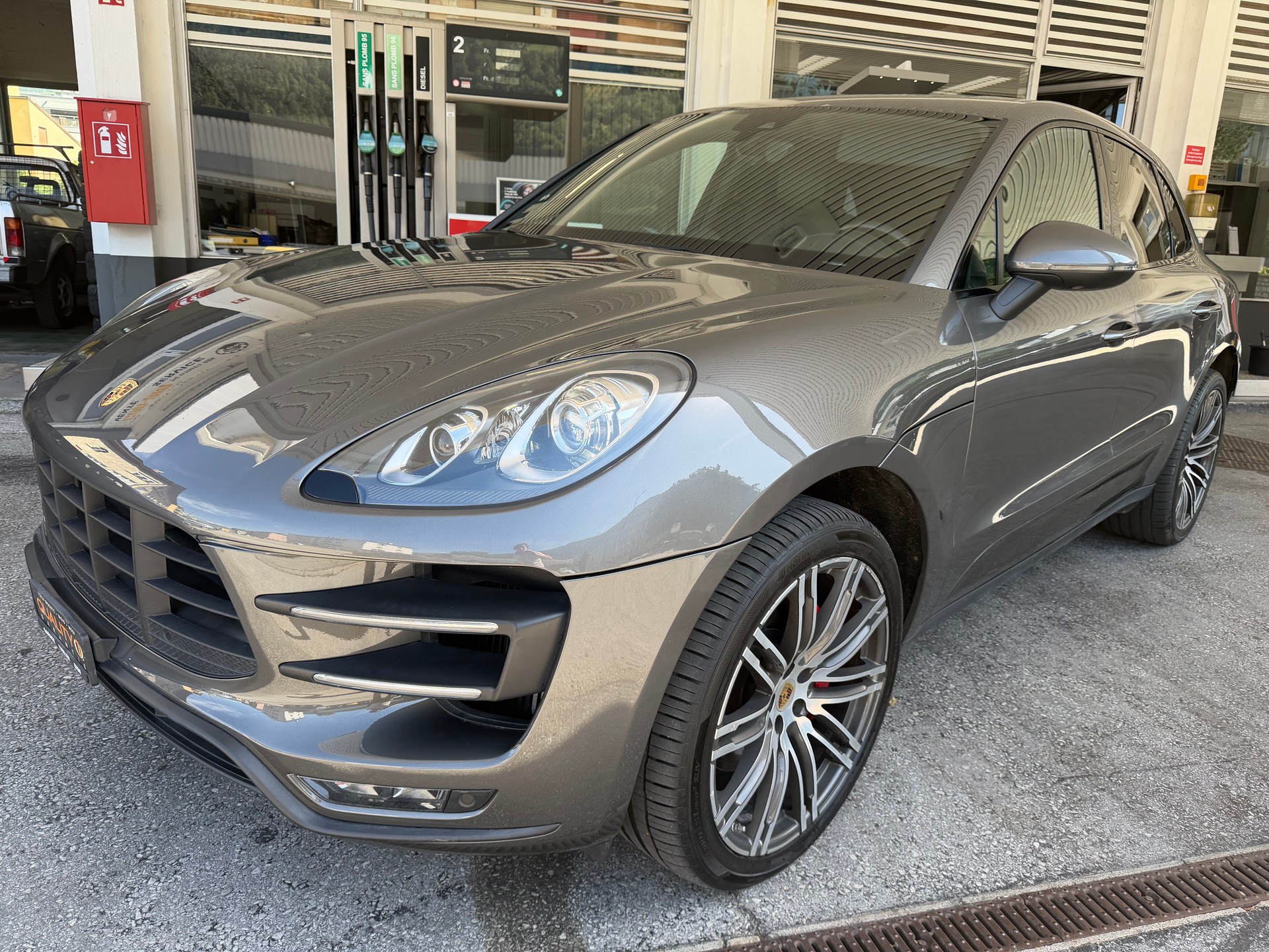 PORSCHE Macan Turbo PDK-image-9