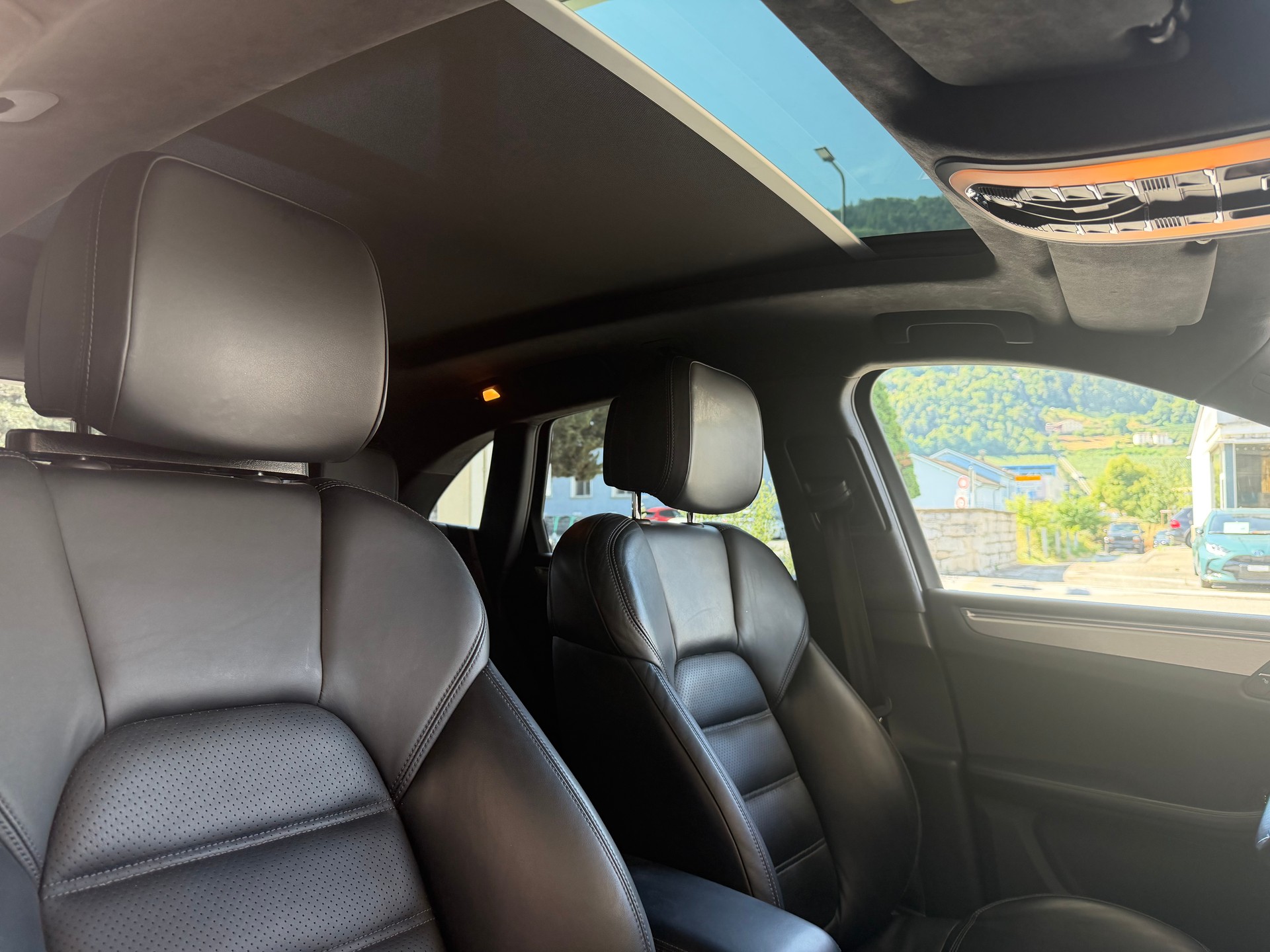 PORSCHE Macan Turbo PDK-image-23