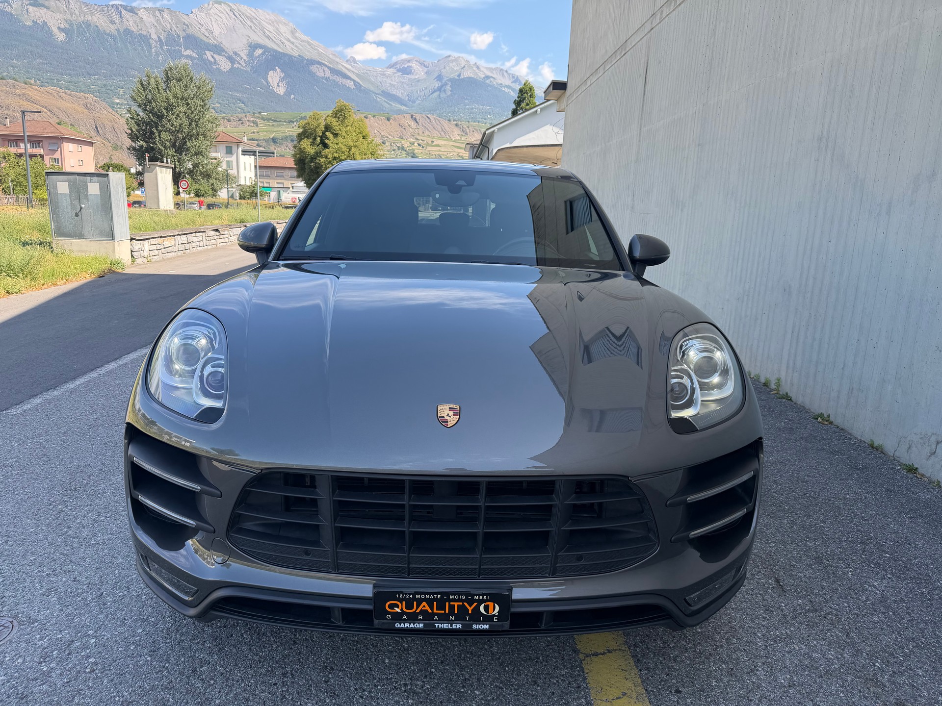 PORSCHE Macan Turbo PDK-showroom-element-3