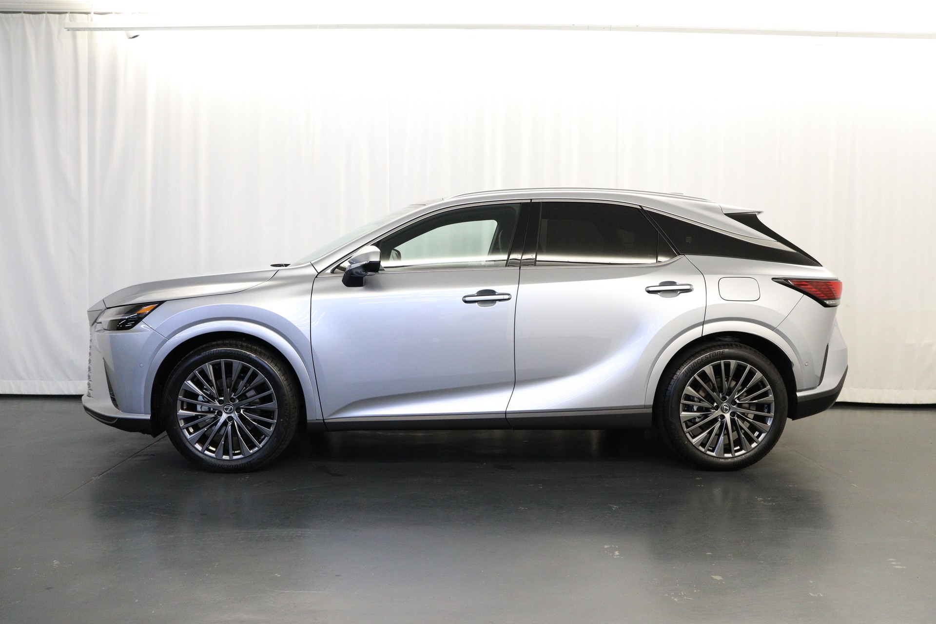LEXUS RX 450h+ Excellence-image-3