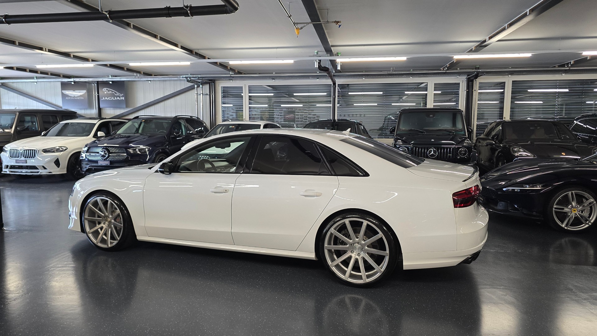 AUDI S8 4.0 TFSI V8 plus quattro tiptronic-image-11