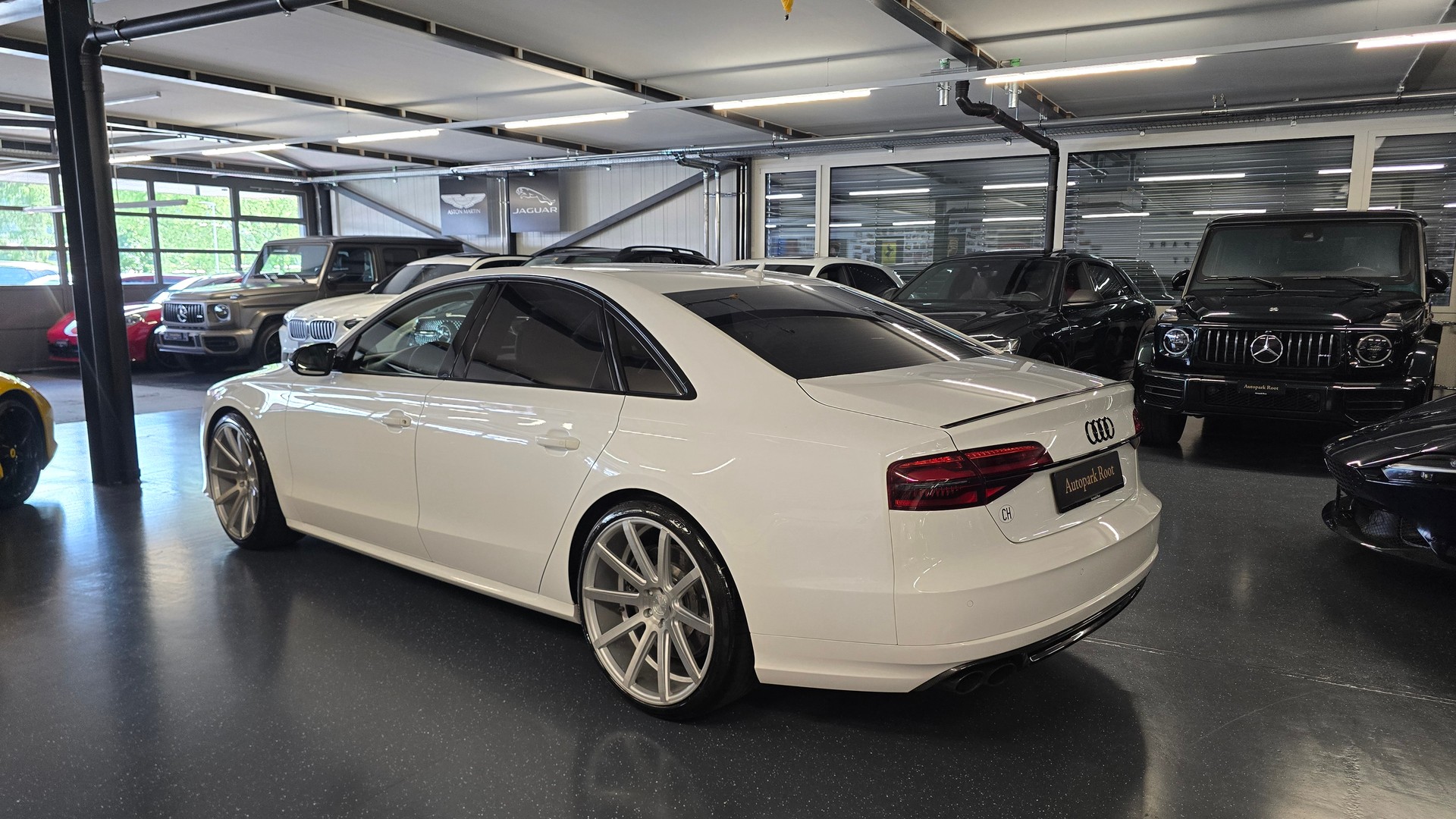 AUDI S8 4.0 TFSI V8 plus quattro tiptronic-image-10