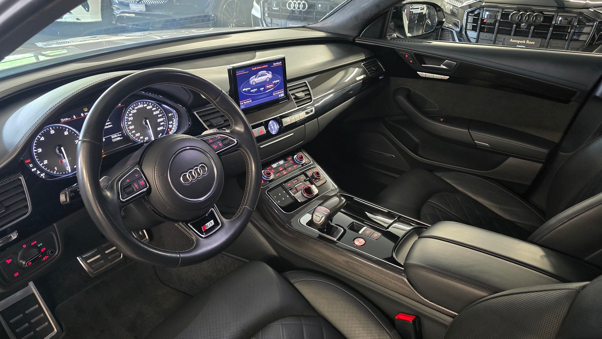 AUDI S8 4.0 TFSI V8 plus quattro tiptronic-image-16