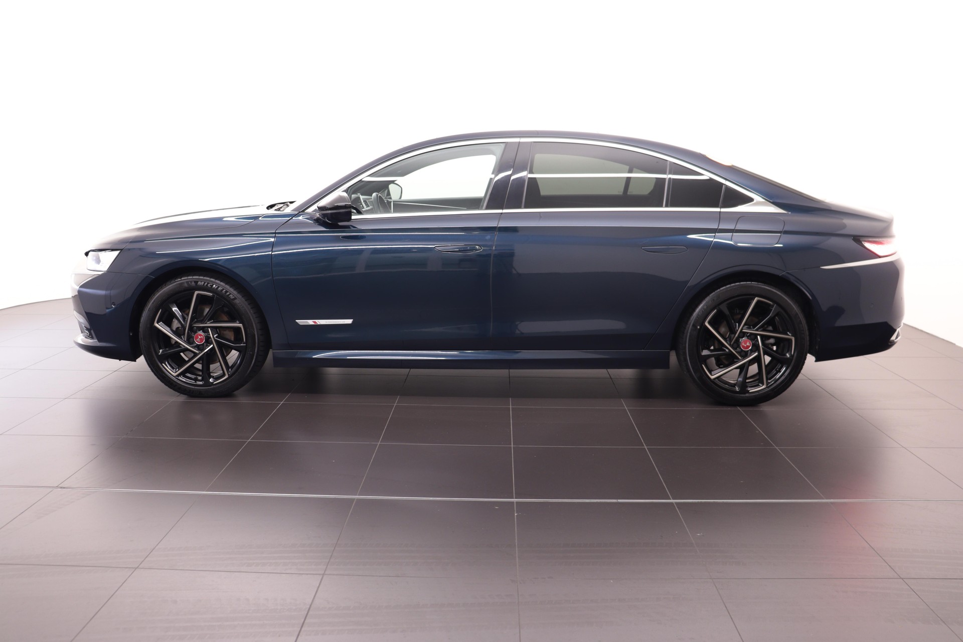 DS AUTOMOBILES 9 1.6 E-Tense Performance Line+-image-3