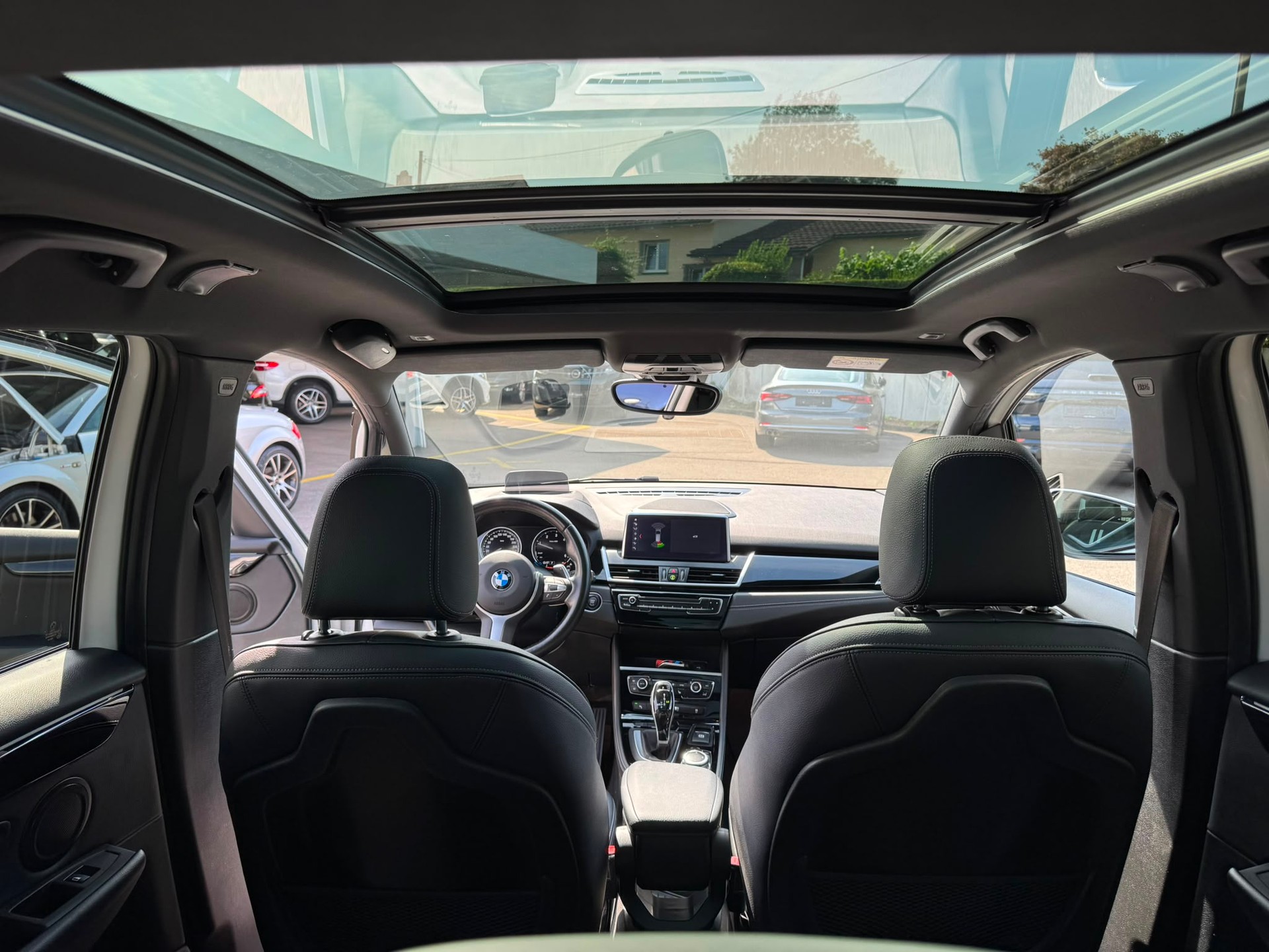 BMW 218d xDrive Gran Tourer Steptronic M Sport-image-9