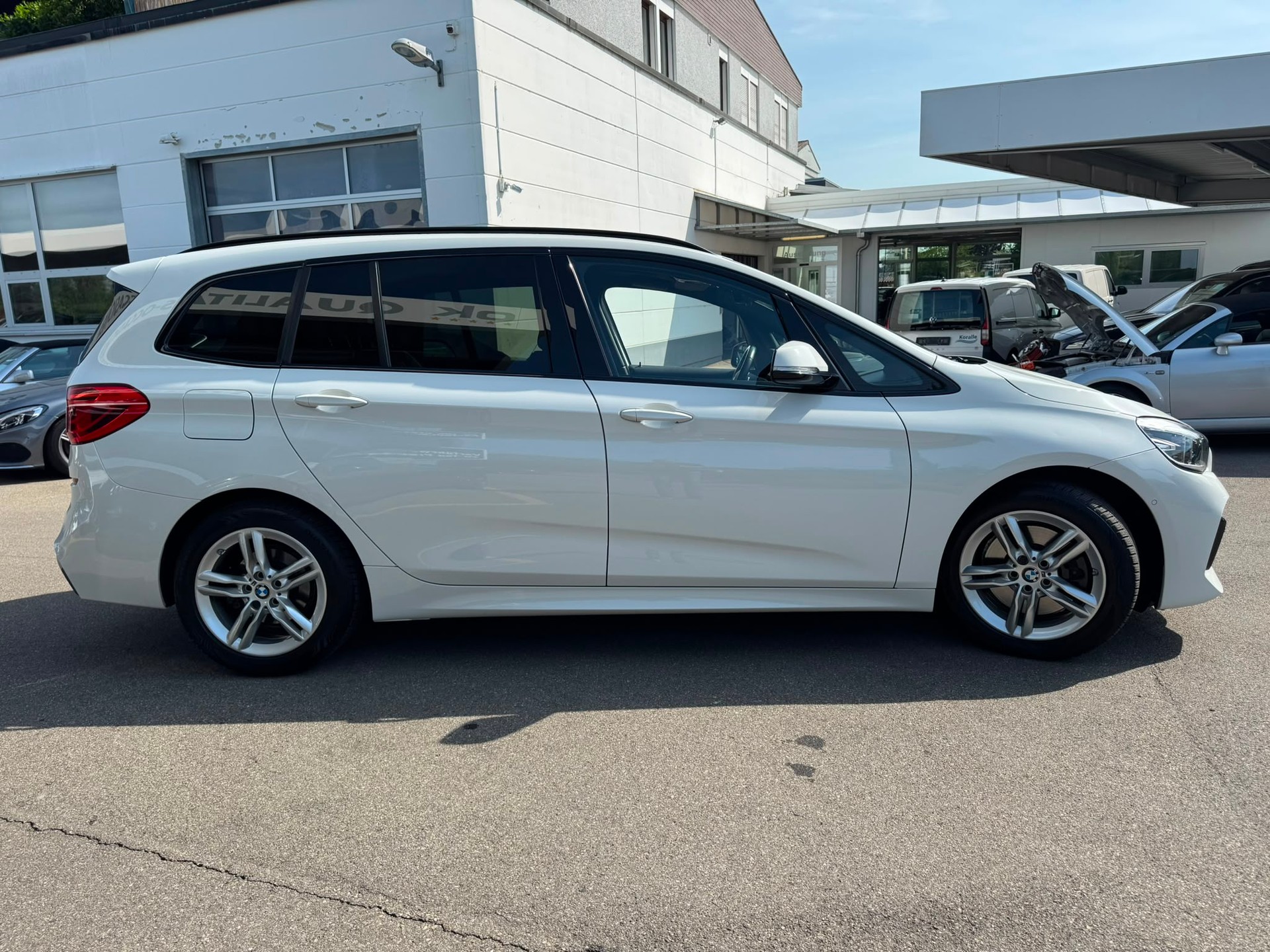 BMW 218d xDrive Gran Tourer Steptronic M Sport-image-4