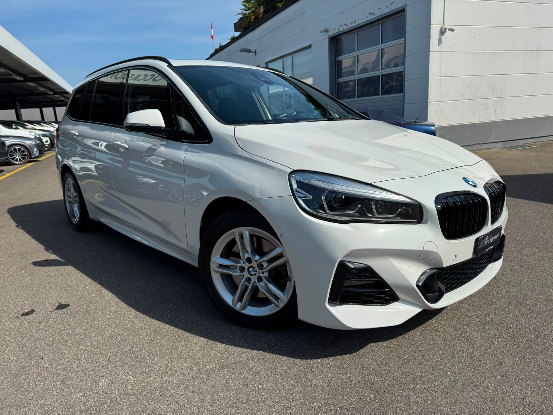 BMW 218d xDrive Gran Tourer Steptronic M Sport-image-2
