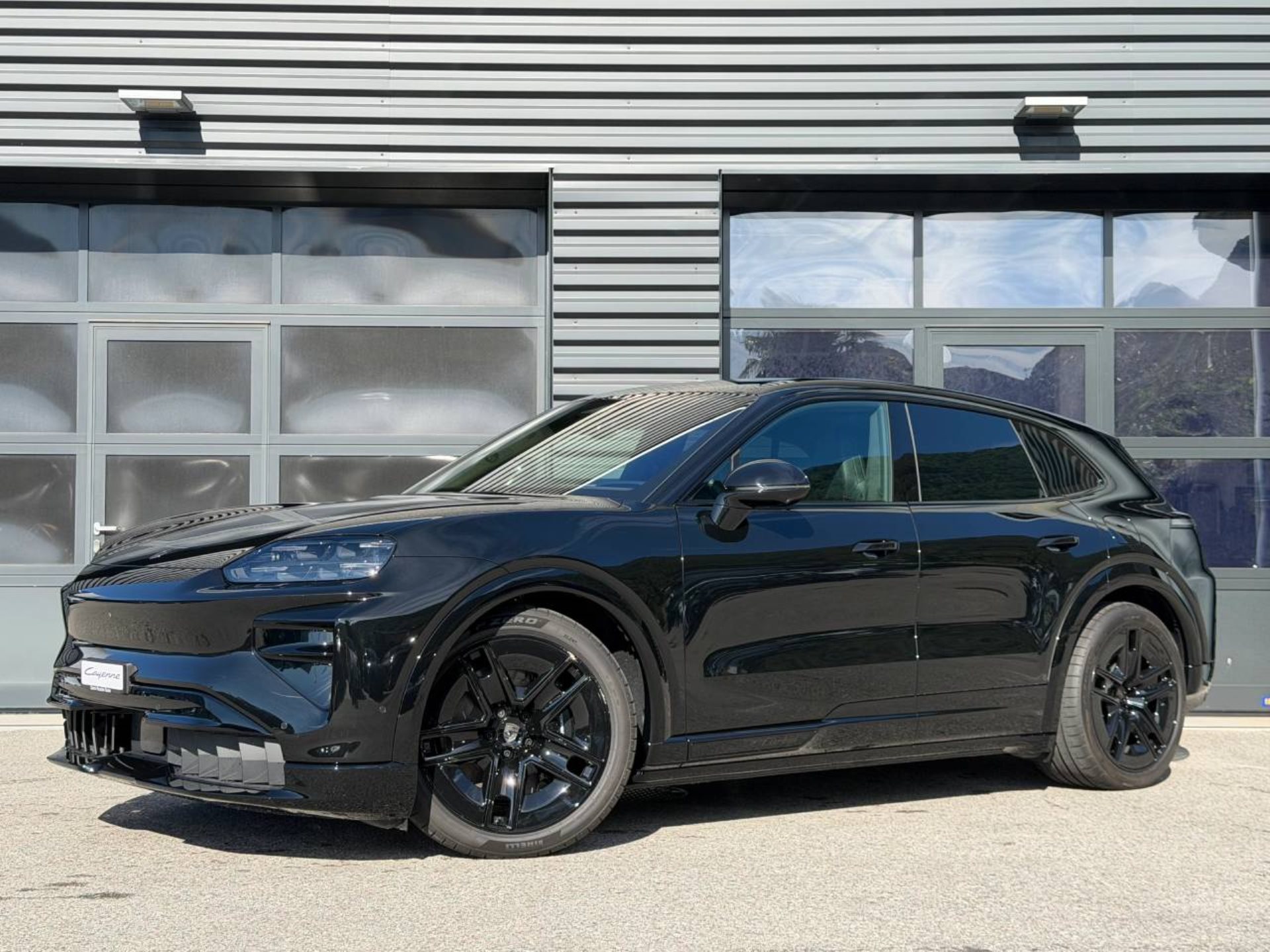 PORSCHE Cayenne Turbo Electric-image-0