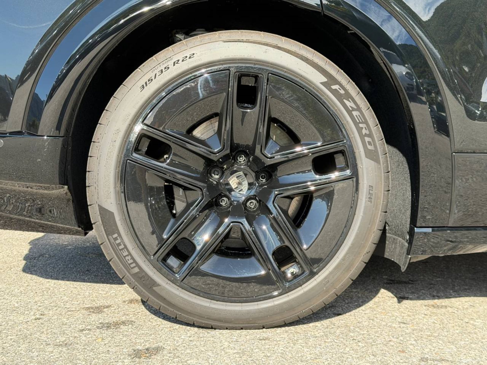 PORSCHE Cayenne Turbo Electric-image-11