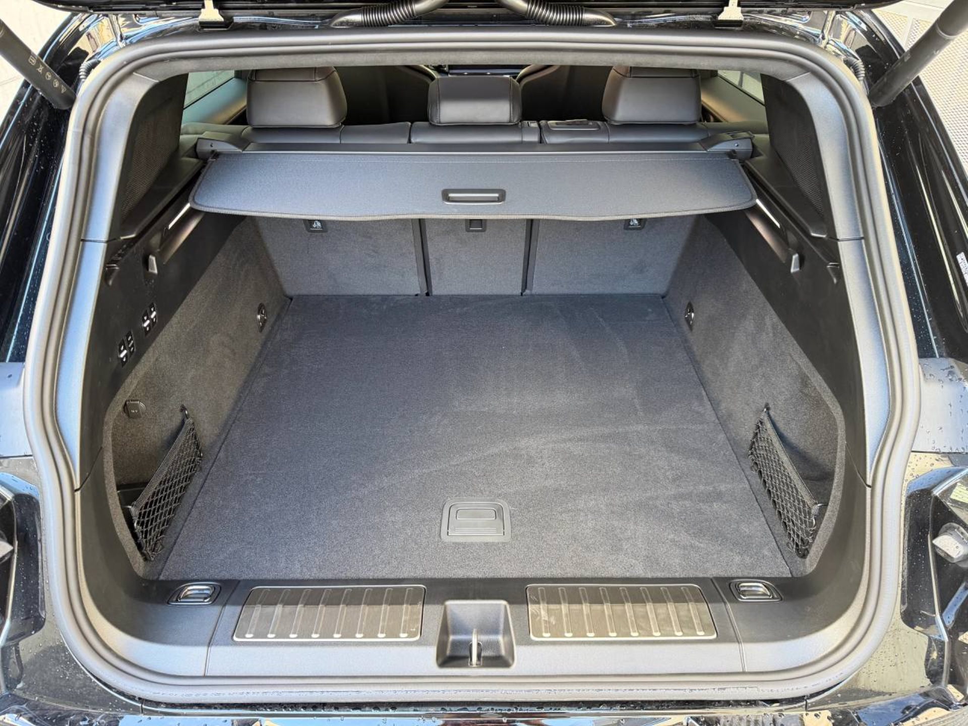 PORSCHE Cayenne Turbo Electric-image-30