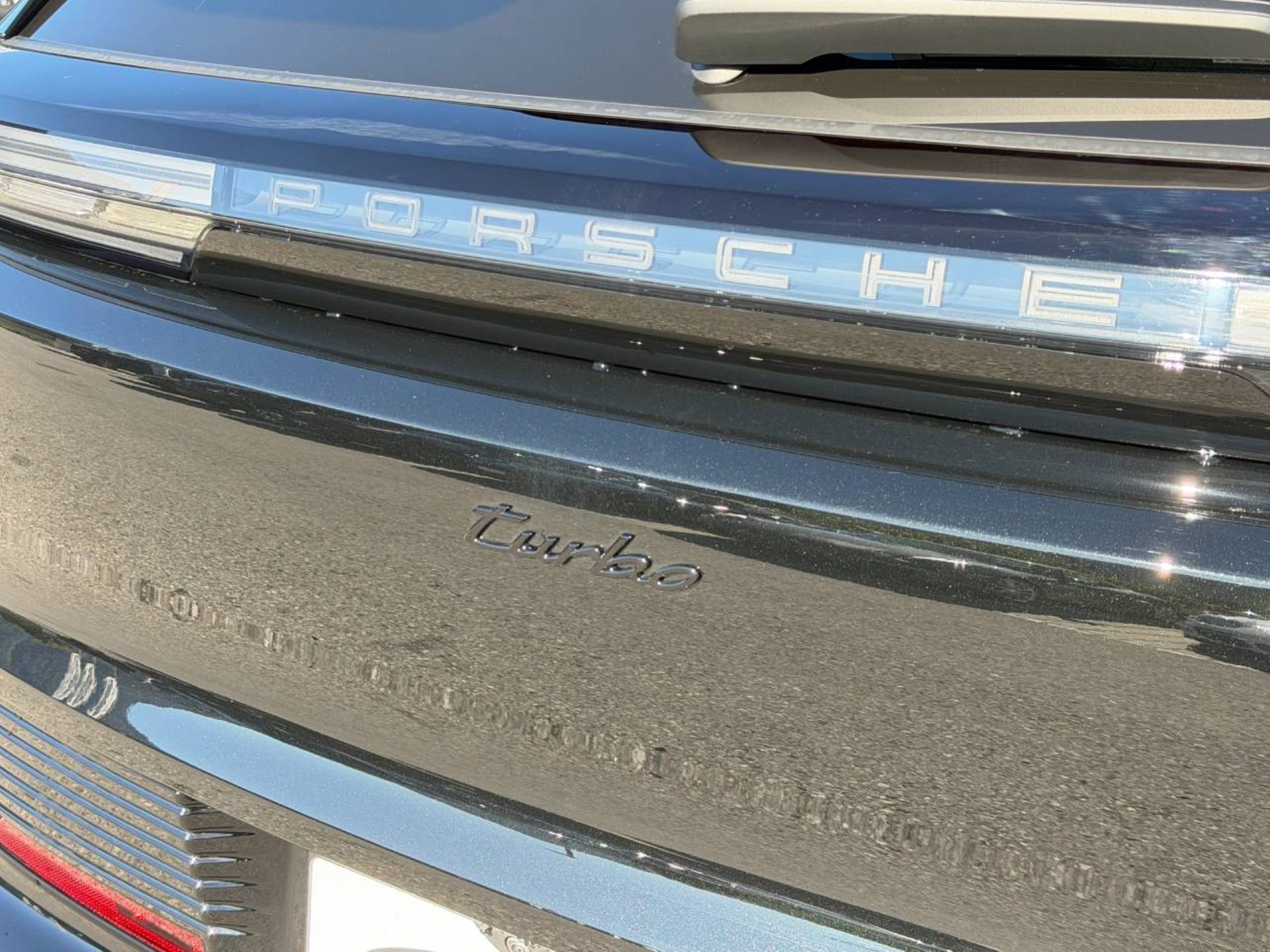 PORSCHE Cayenne Turbo Electric-image-13