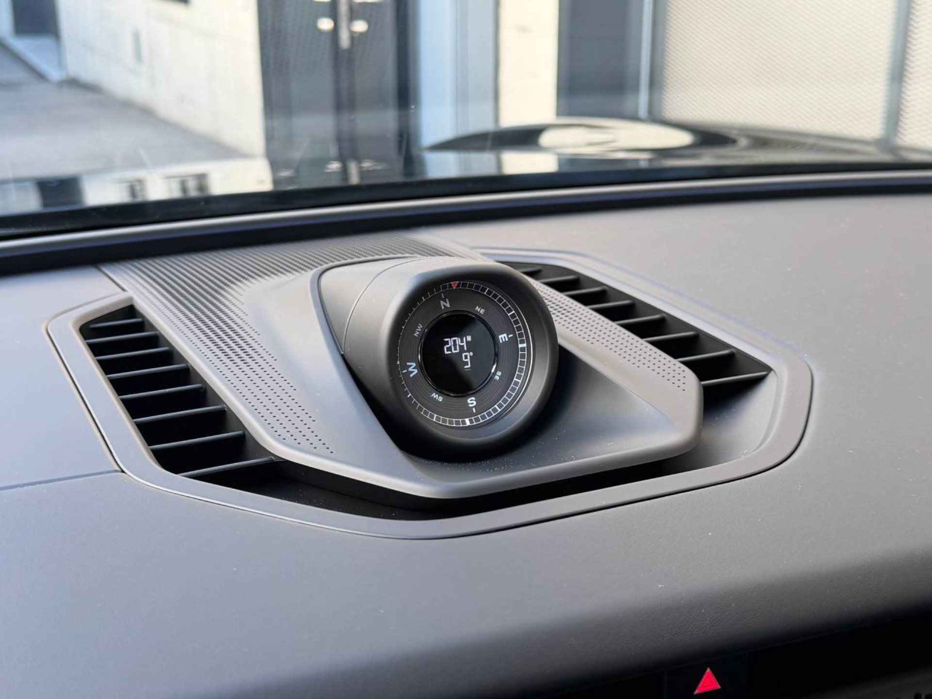 PORSCHE Cayenne Turbo Electric-image-28
