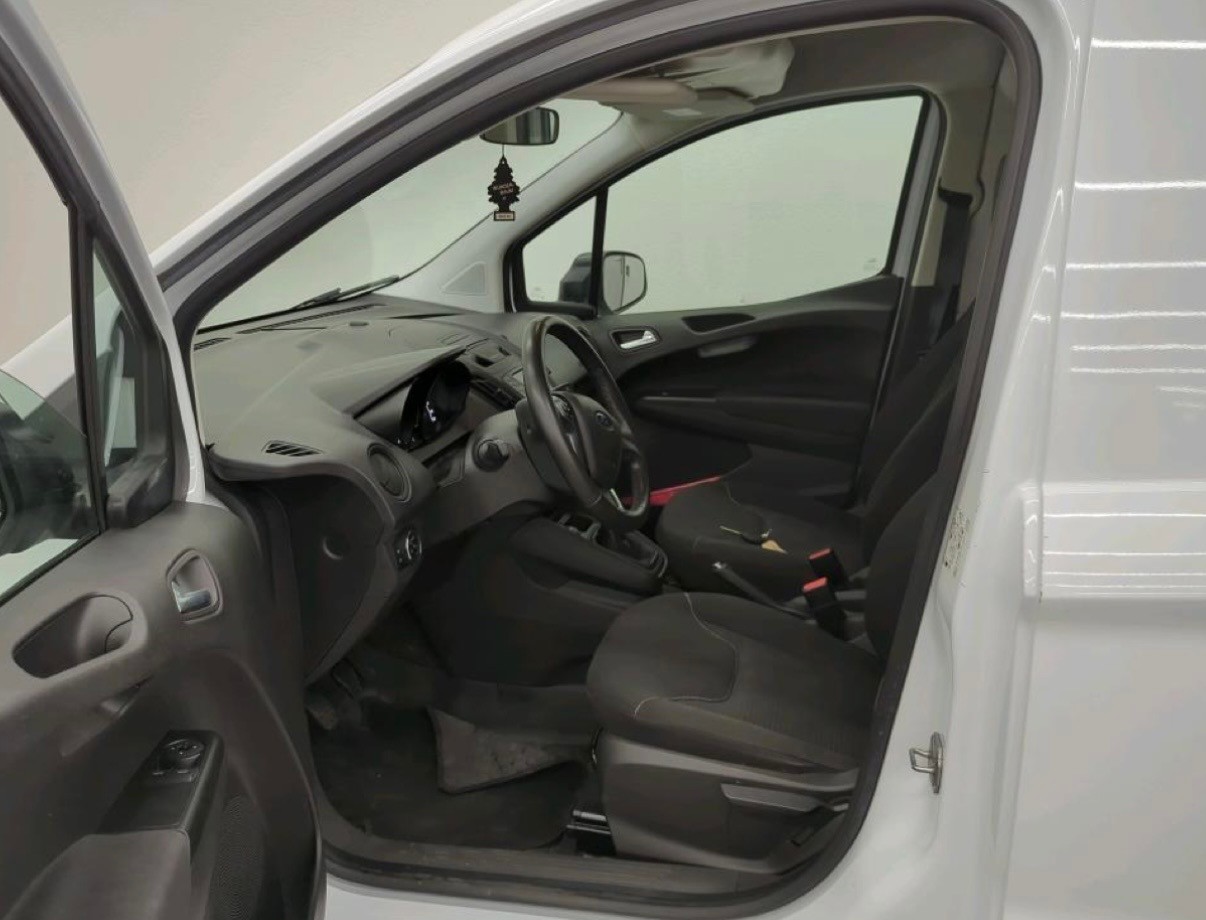 FORD Transit Courier Van 1.5 TDCi Trend ** Ab MFK und Service bei Ford ** Erstbesitz ** Klimaanlage **-image-2