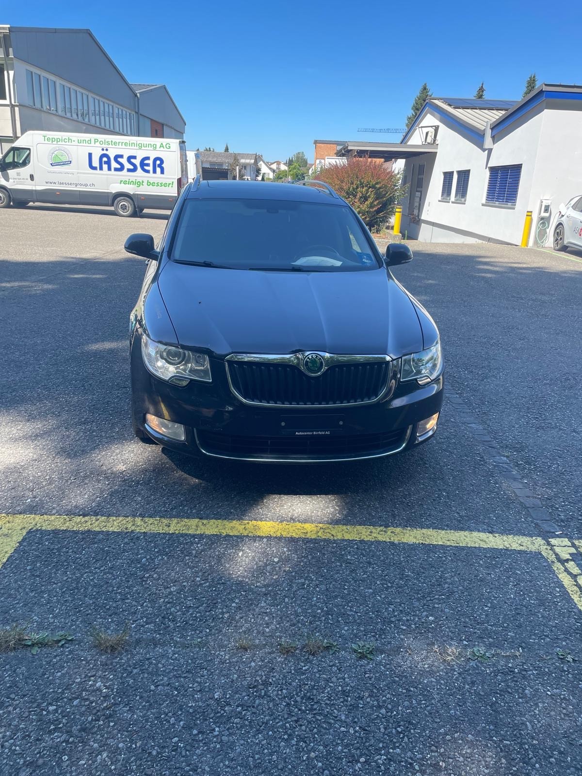 SKODA Superb Combi 2.0 TDi Ambition DSG-image-0