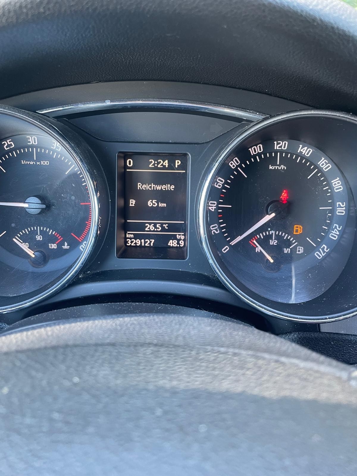 SKODA Superb Combi 2.0 TDi Ambition DSG-image-10