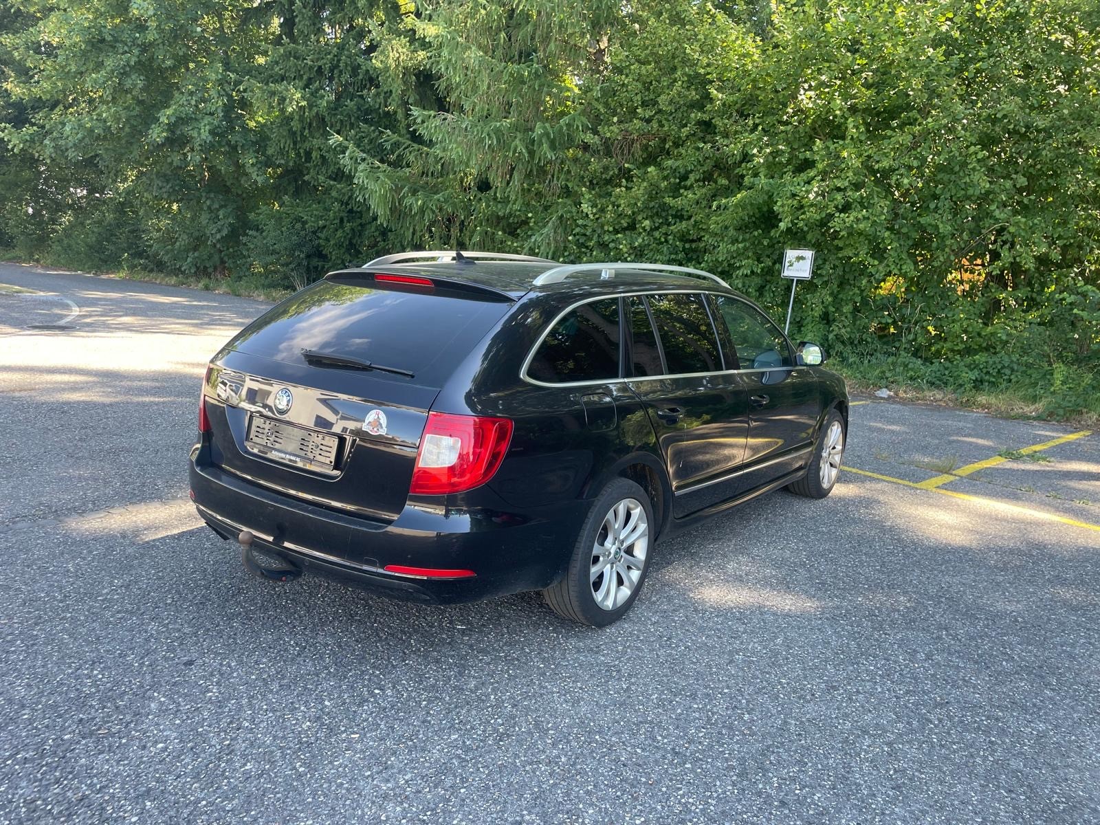 SKODA Superb Combi 2.0 TDi Ambition DSG-image-3