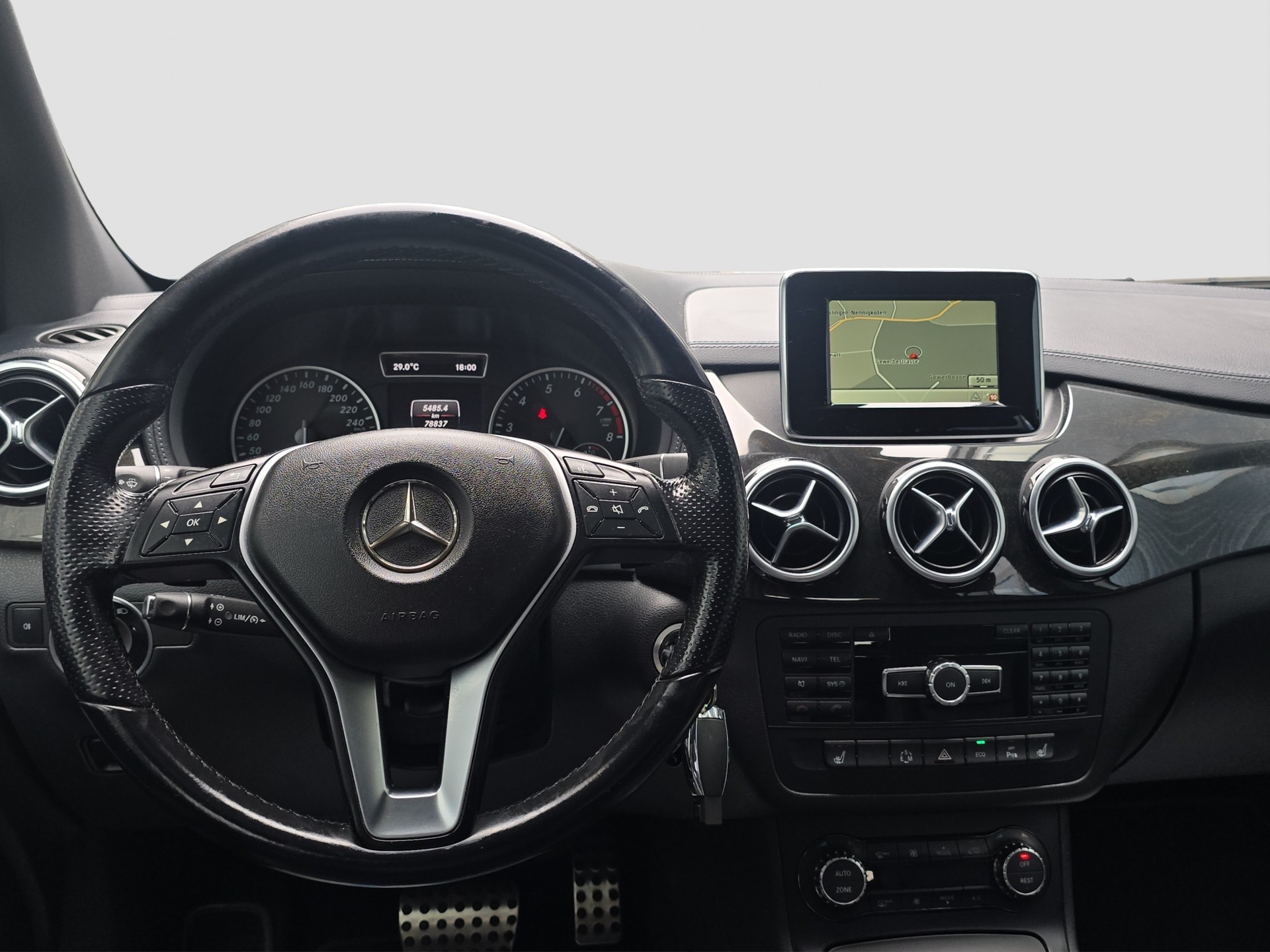 MERCEDES-BENZ B 220 4Matic 7G-DCT-image-11