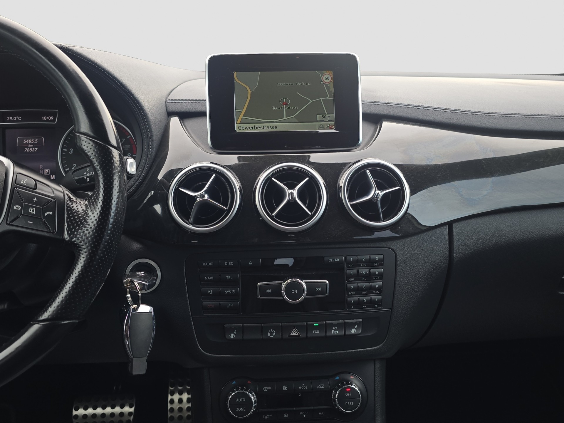 MERCEDES-BENZ B 220 4Matic 7G-DCT-image-12