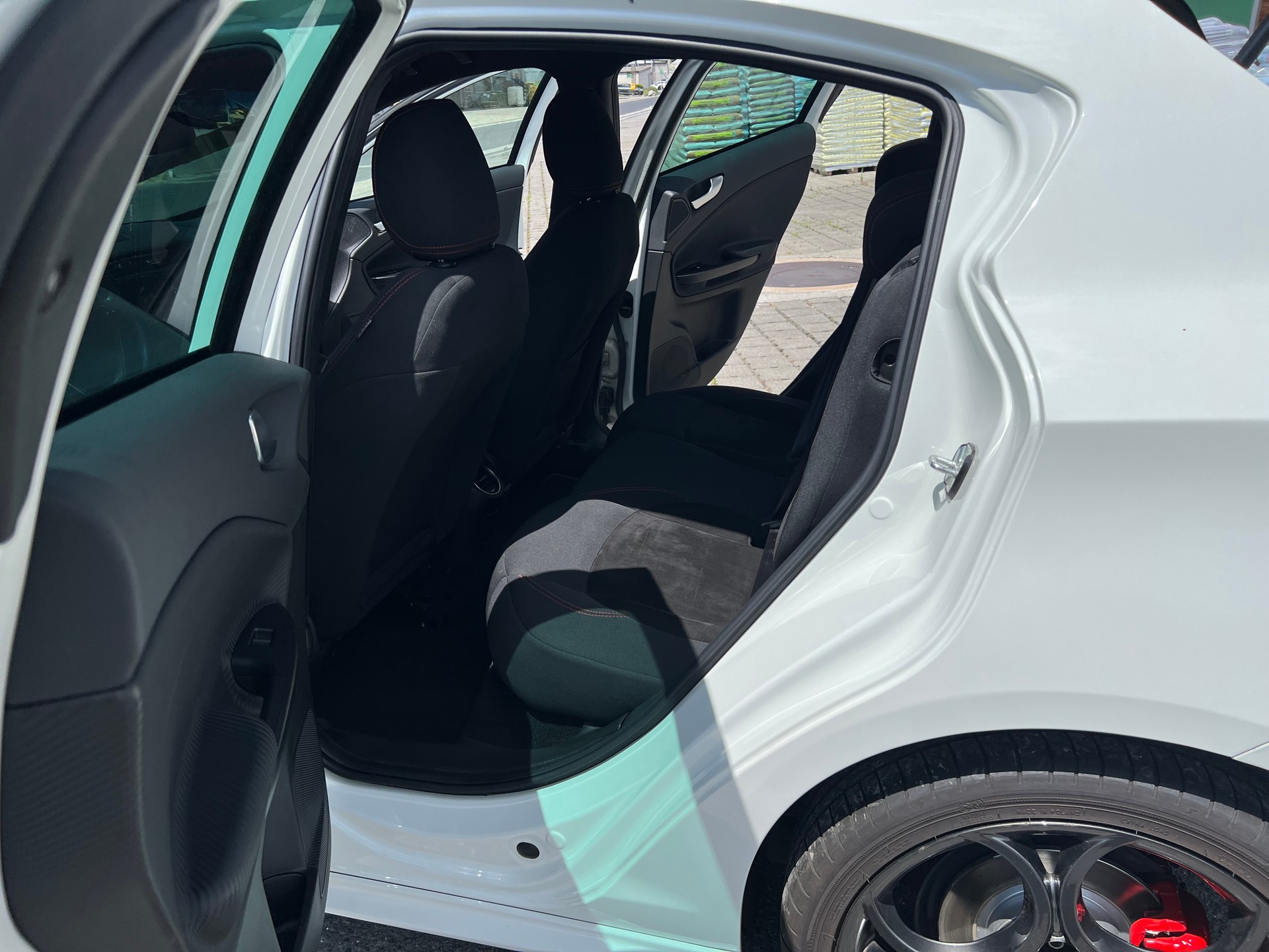 ALFA ROMEO Giulietta 2.0 JTDM Sprint TCT-image-9