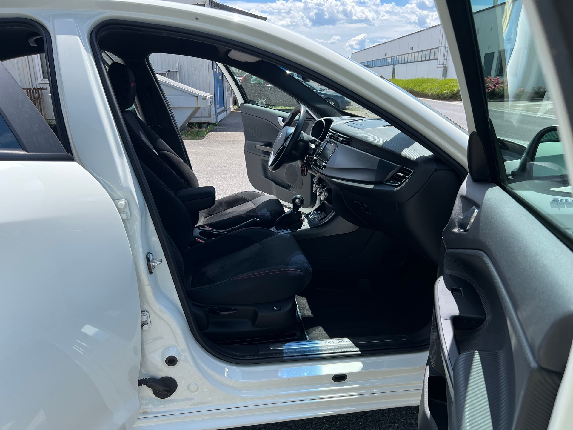 ALFA ROMEO Giulietta 2.0 JTDM Sprint TCT-image-8