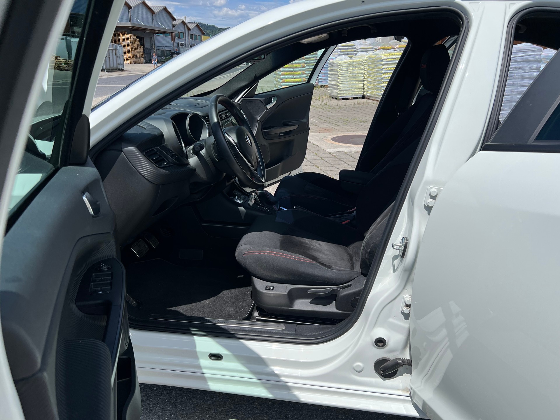 ALFA ROMEO Giulietta 2.0 JTDM Sprint TCT-image-7