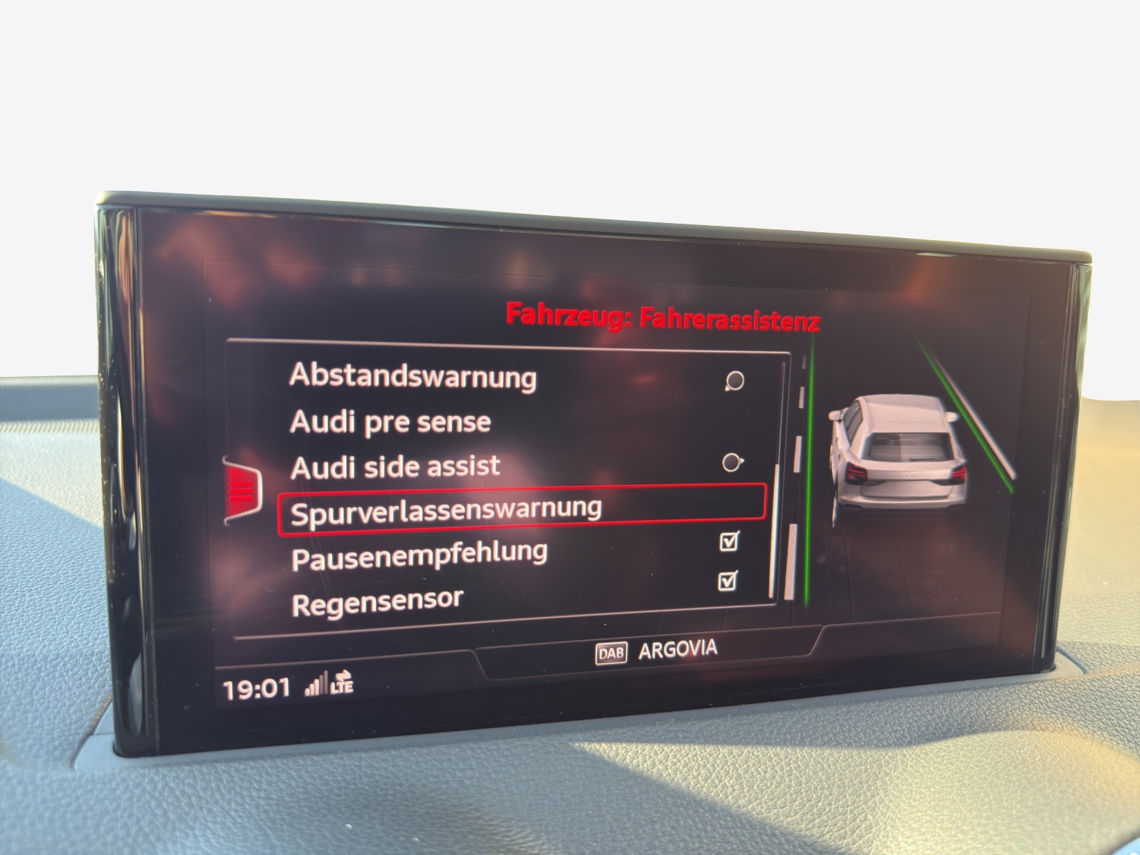AUDI Q2 40 TFSI advanced quattro S-tronic-image-15