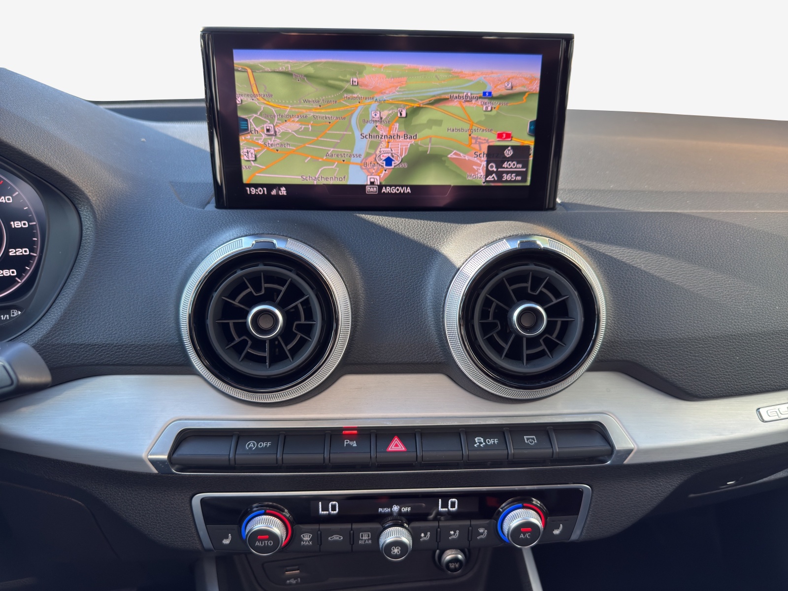 AUDI Q2 40 TFSI advanced quattro S-tronic-image-10