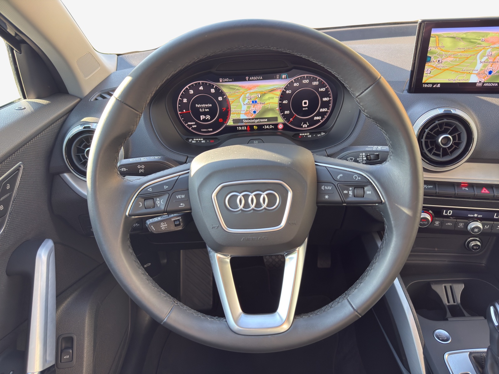 AUDI Q2 40 TFSI advanced quattro S-tronic-image-9