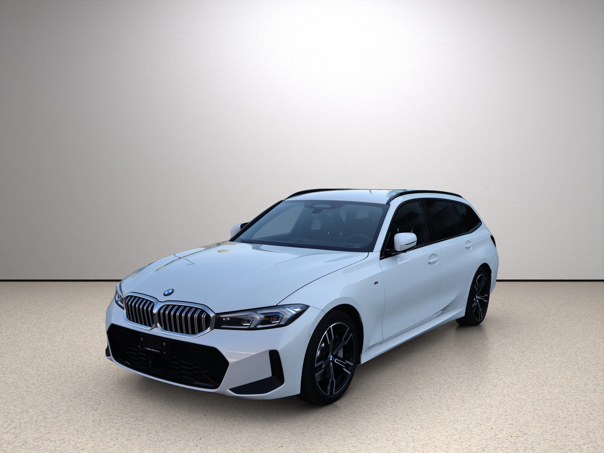 BMW 330d xDrive 48V Touring Steptronic M Sport-image-0
