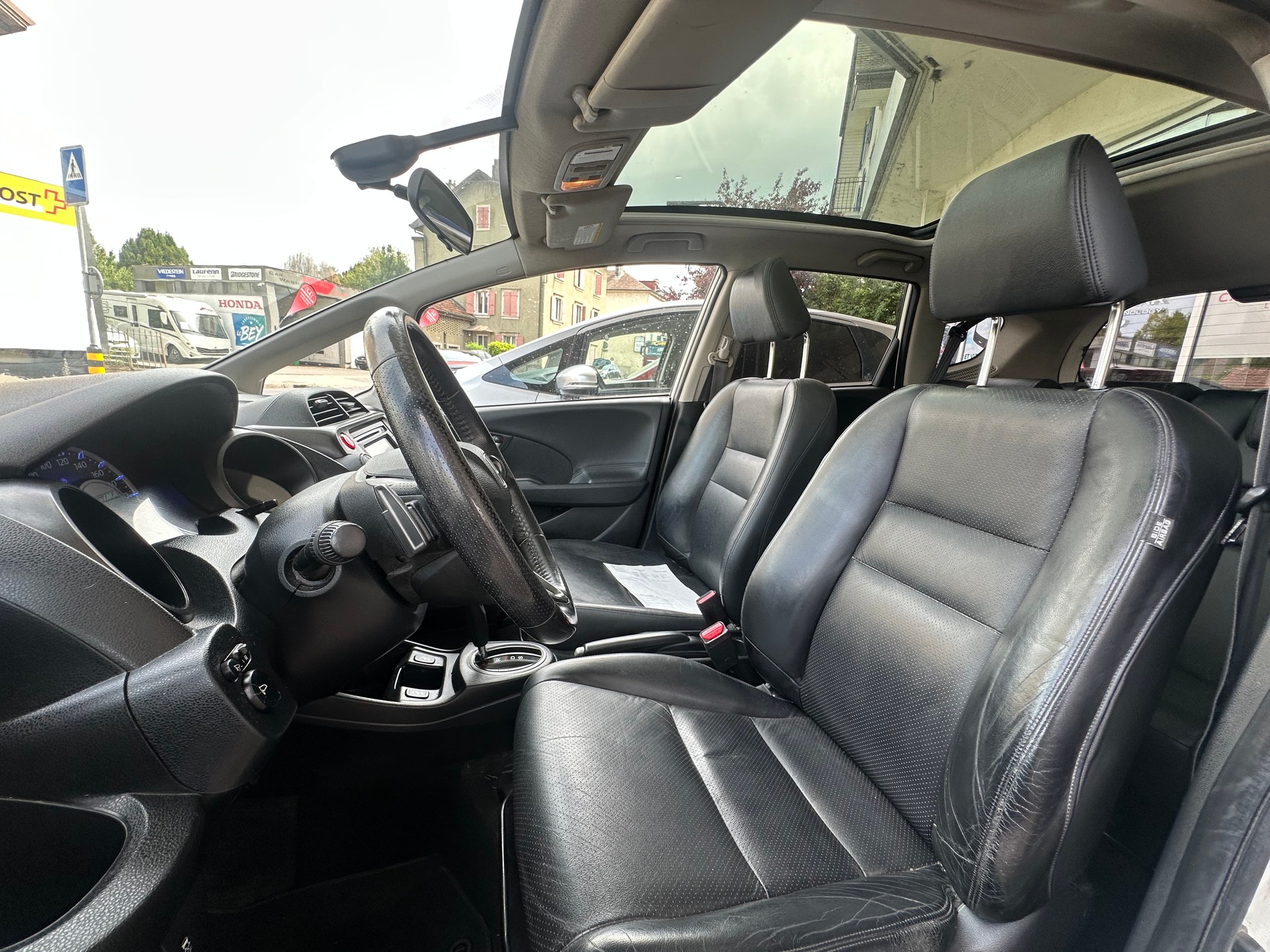 HONDA Jazz 1.3i Hybrid Exclusive CVT-image-4