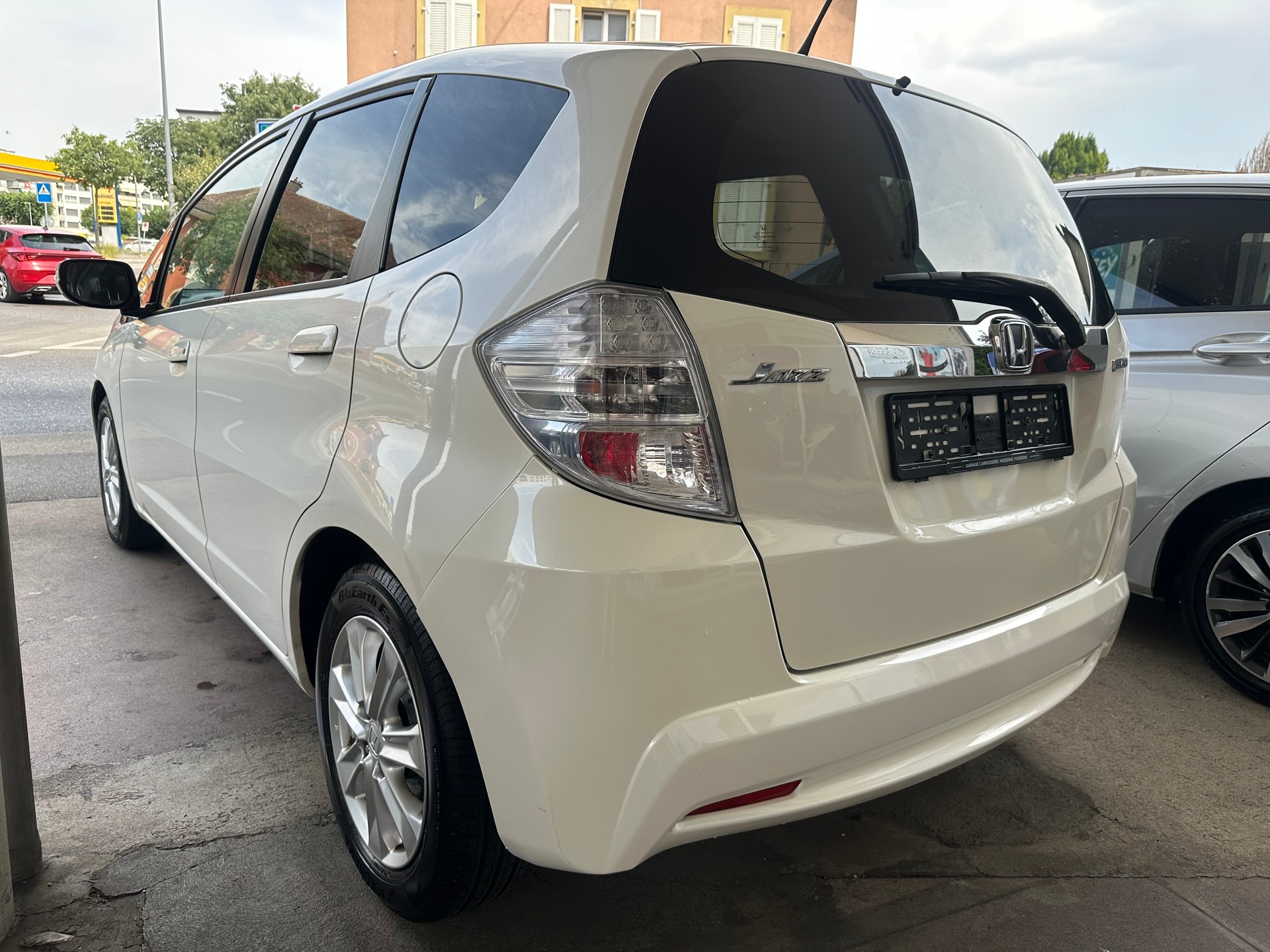 HONDA Jazz 1.3i Hybrid Exclusive CVT-image-2