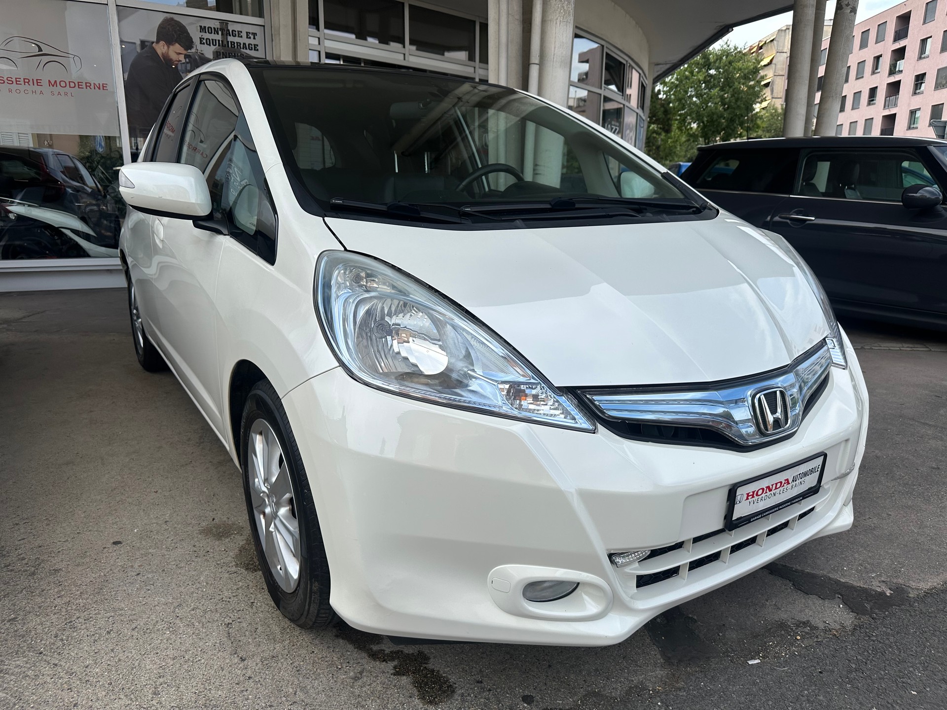 HONDA Jazz 1.3i Hybrid Exclusive CVT-image-1
