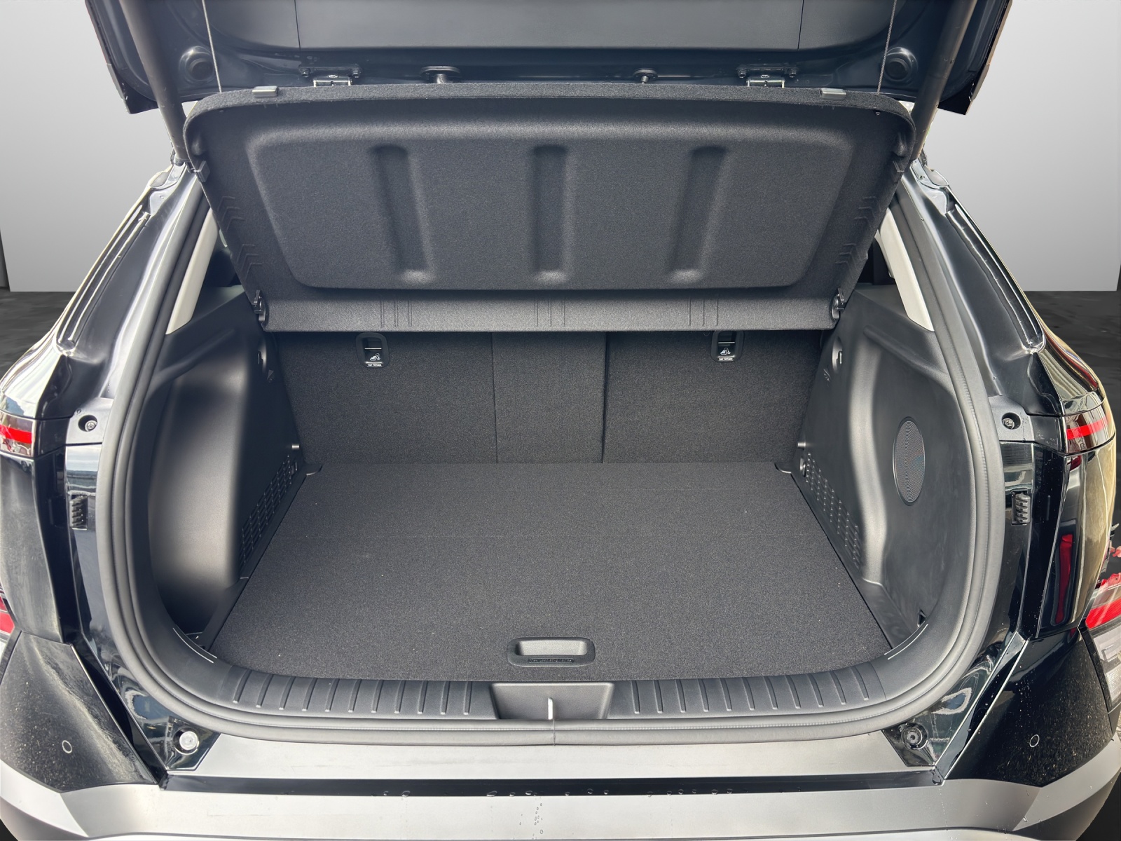 HYUNDAI Kona 1.6 GDi Hybrid Vertex Swiss Edition MY27-image-15