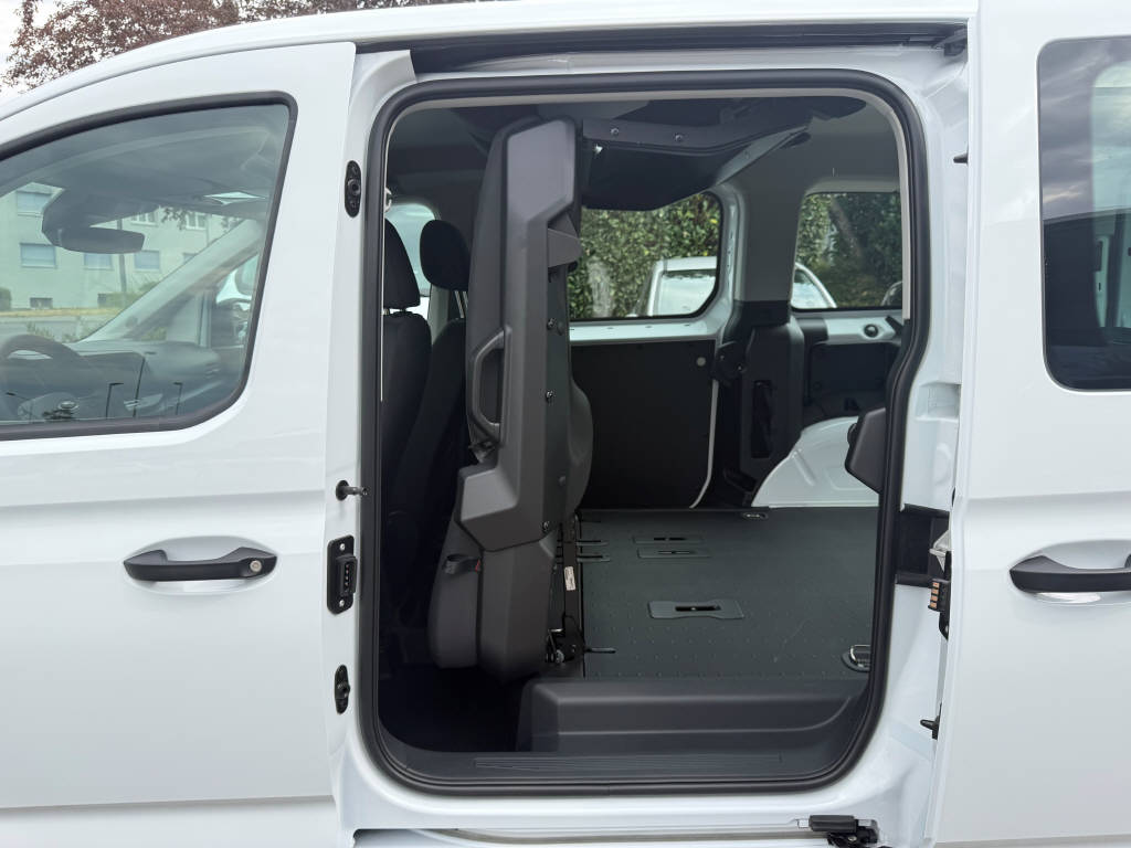 FORD Grand Transit Connect FlexCab 1.5 EcoBoost 150 Trend PHEV-image-9