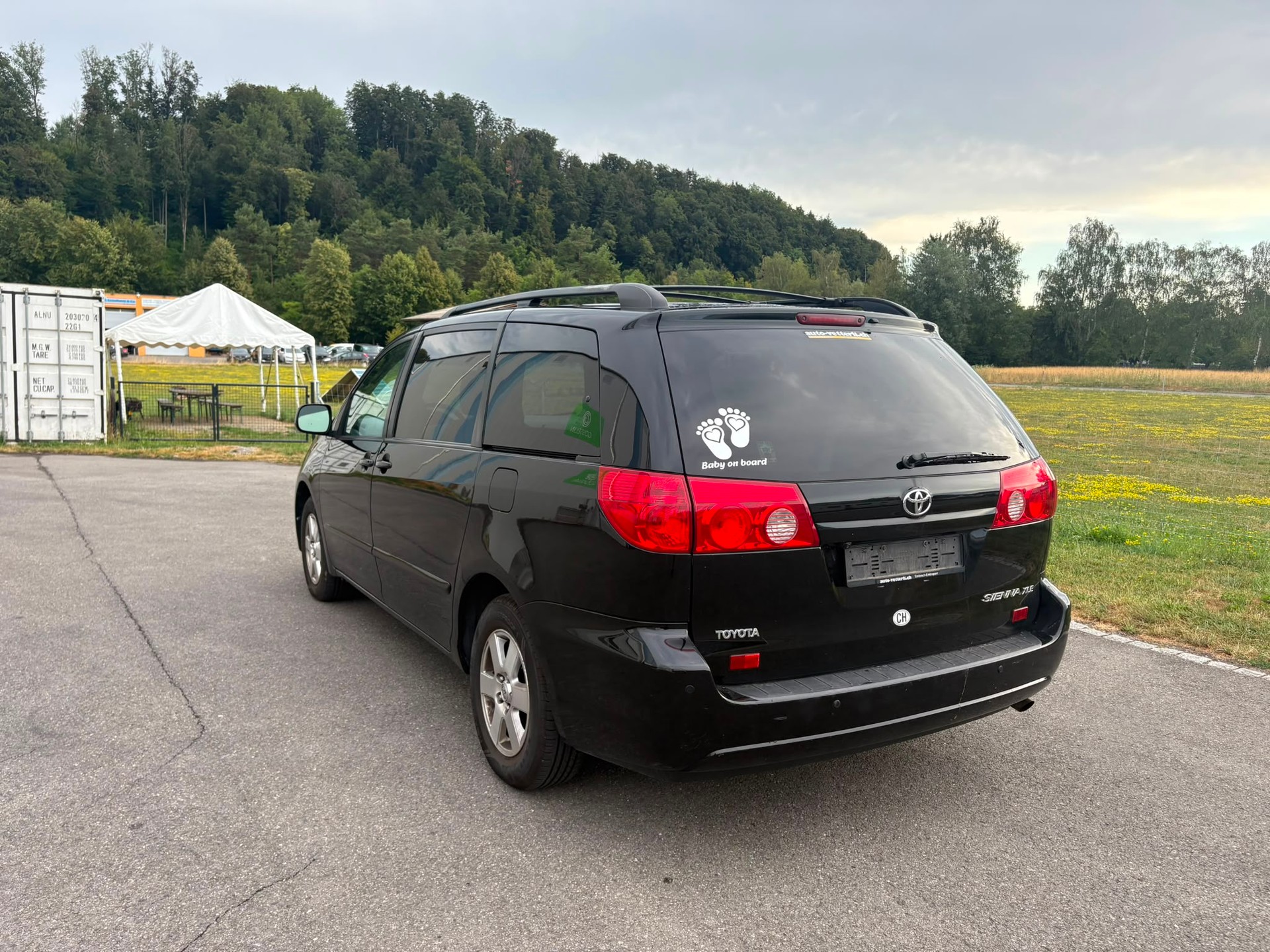 TOYOTA XLEFWD-image-8