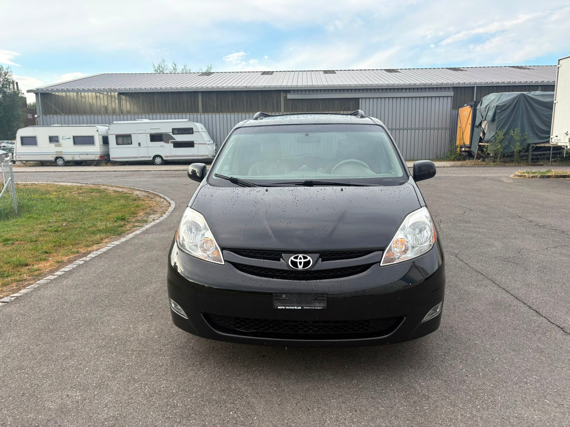 TOYOTA XLEFWD-image-2