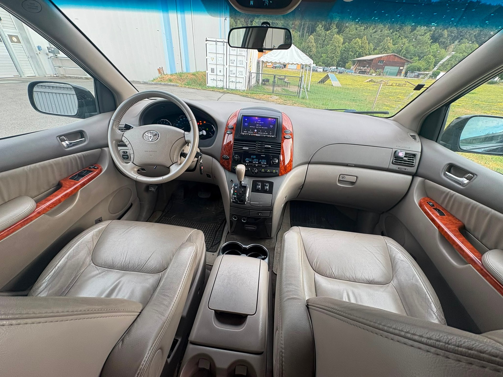 TOYOTA XLEFWD-image-6
