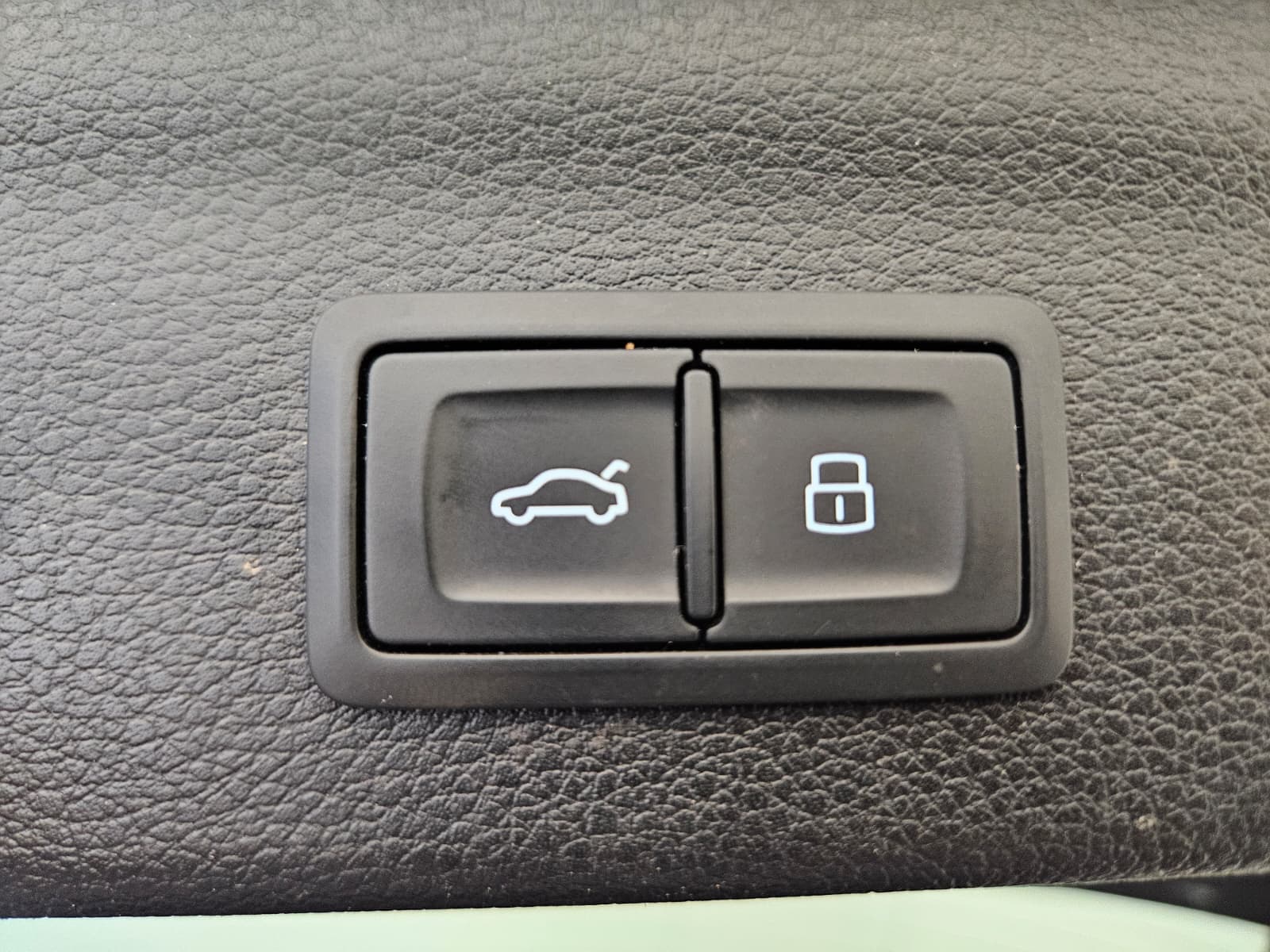 AUDI Q3 35 TDI advanced quattro-image-15