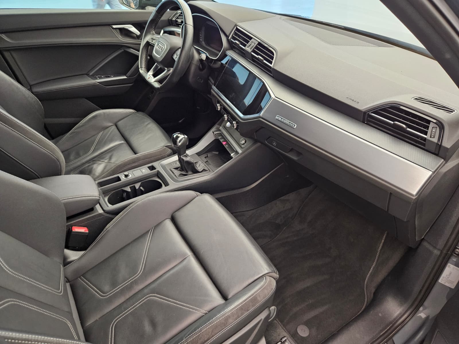 AUDI Q3 35 TDI advanced quattro-image-11