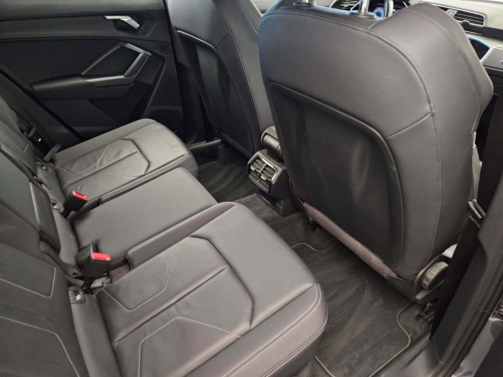 AUDI Q3 35 TDI advanced quattro-image-13